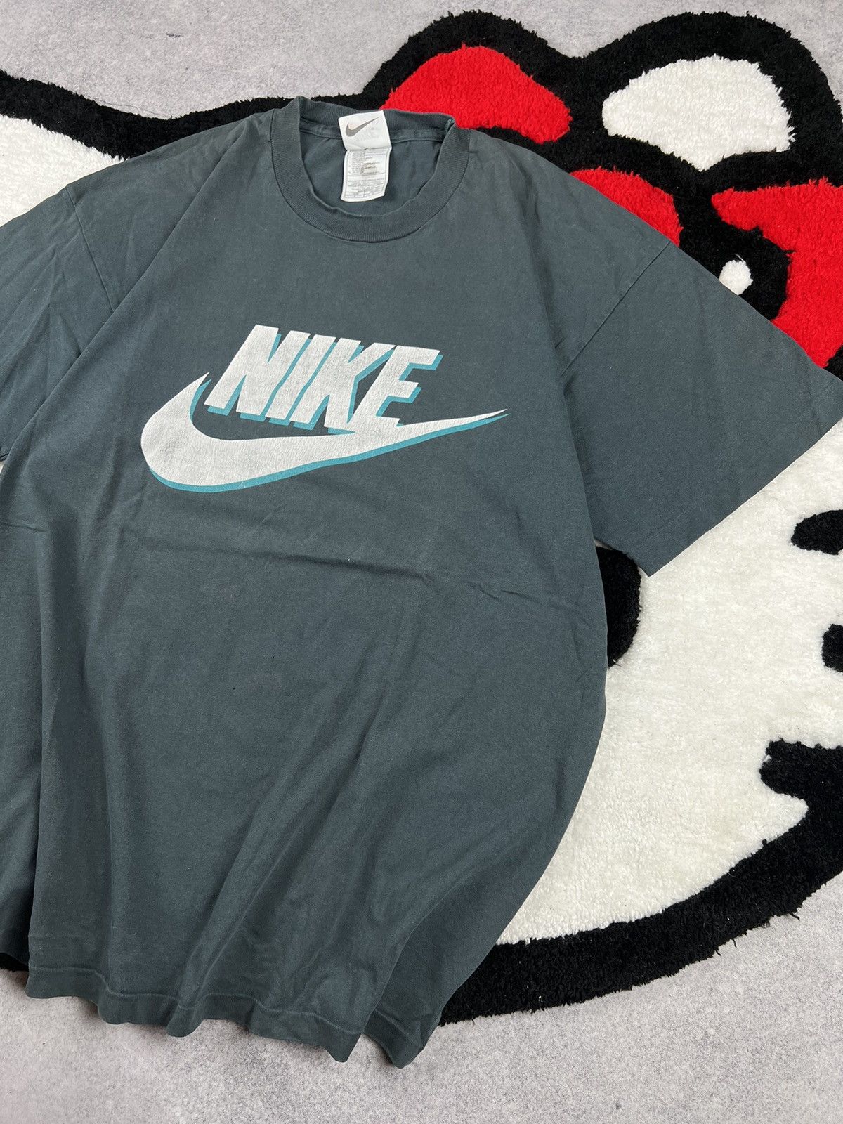 Vintage Vintage 90s Nike Faded Big Logo Swoosh Y2K Tee Shirt Size US L / EU 52-54 / 3 - 3 Thumbnail