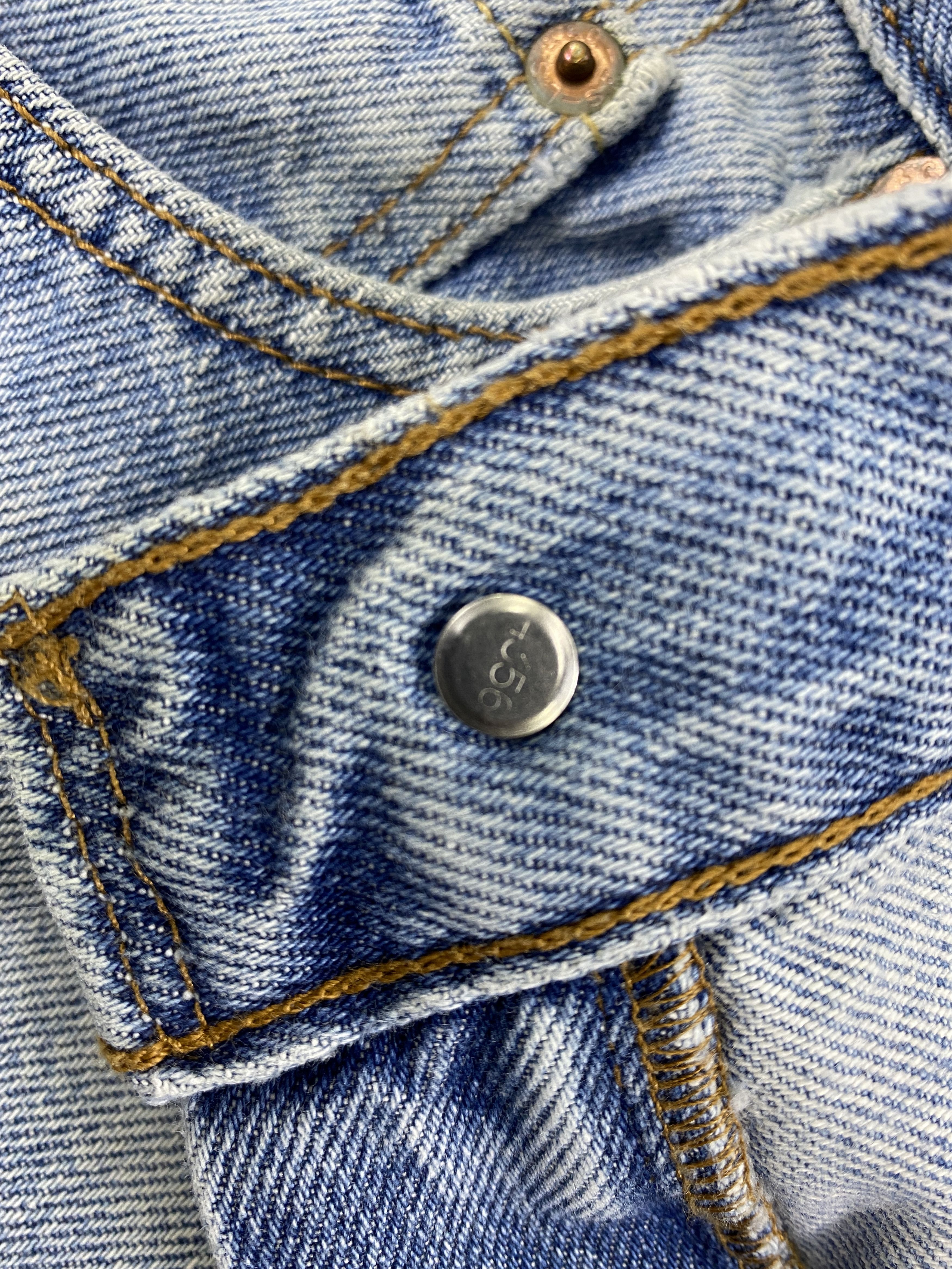 Japanese Brand Blue Wash Vintage Levi's 550 Jeans 35x31.5 Denim -JN2074 Size US 35 - 7 Thumbnail