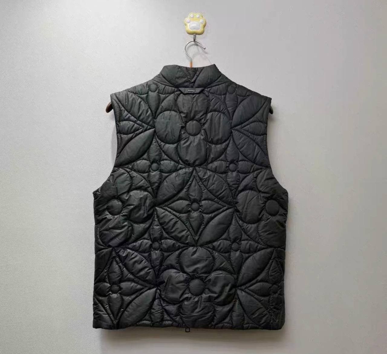 Louis Vuitton Louis Vuitton LV black cotton Size US M / EU 48-50 / 2 - 5 Thumbnail