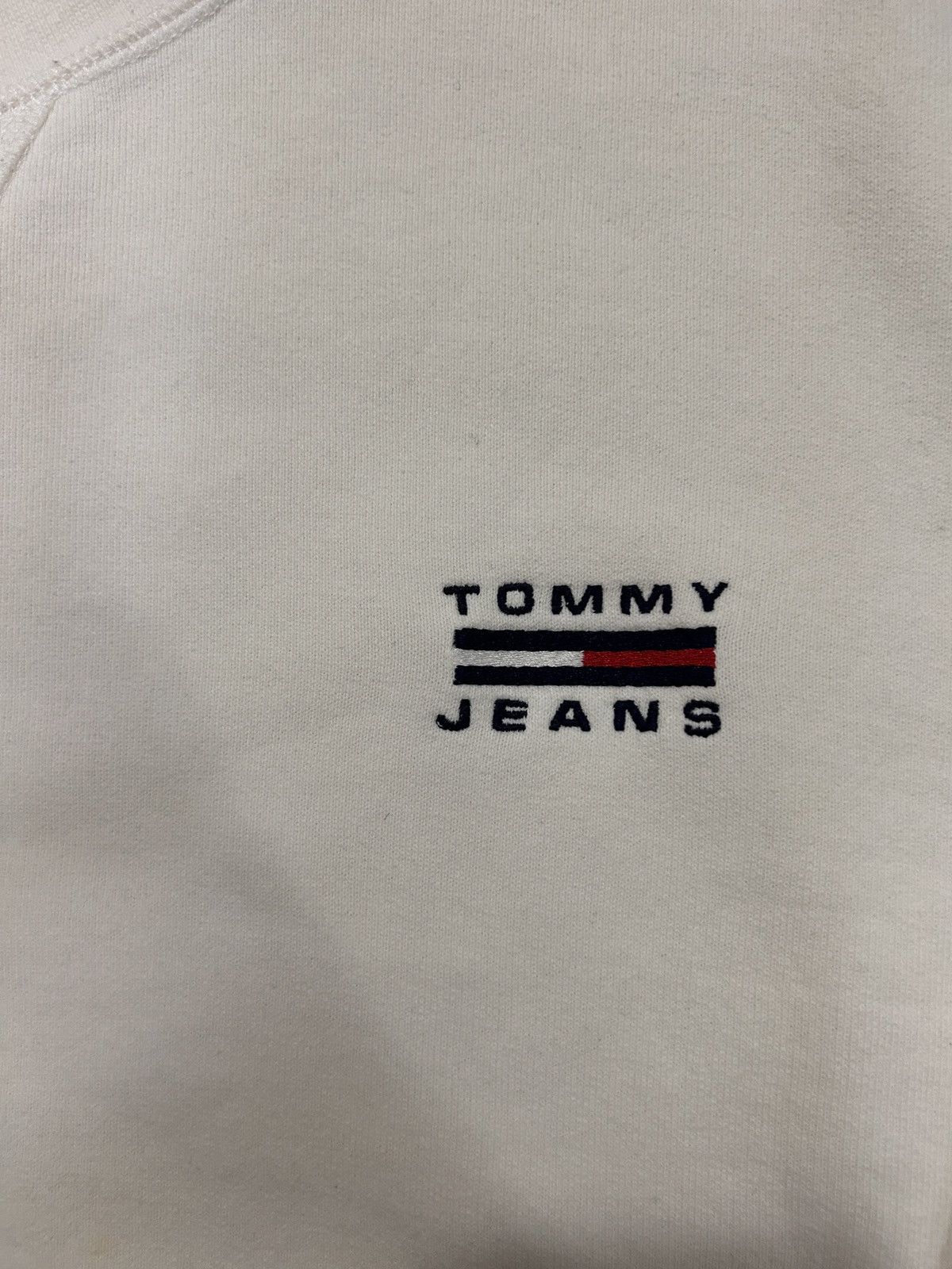 Tommy Hilfiger Y2K Tommy Hilfiger Jeans Tag Embroidered White Crewneck Size US L / EU 52-54 / 3 - 3 Thumbnail