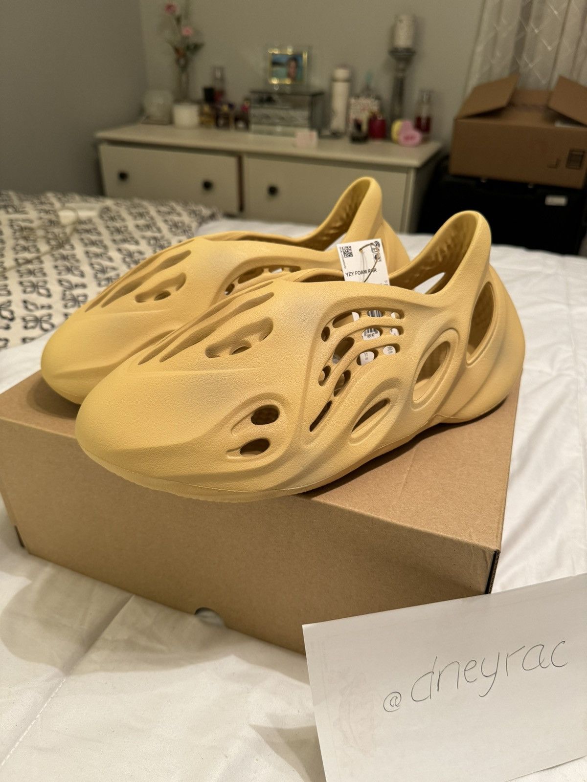Yeezy Adidas Yeezy Foam RNR Desert Taupe Size US 11 / EU 44 - 6 Thumbnail