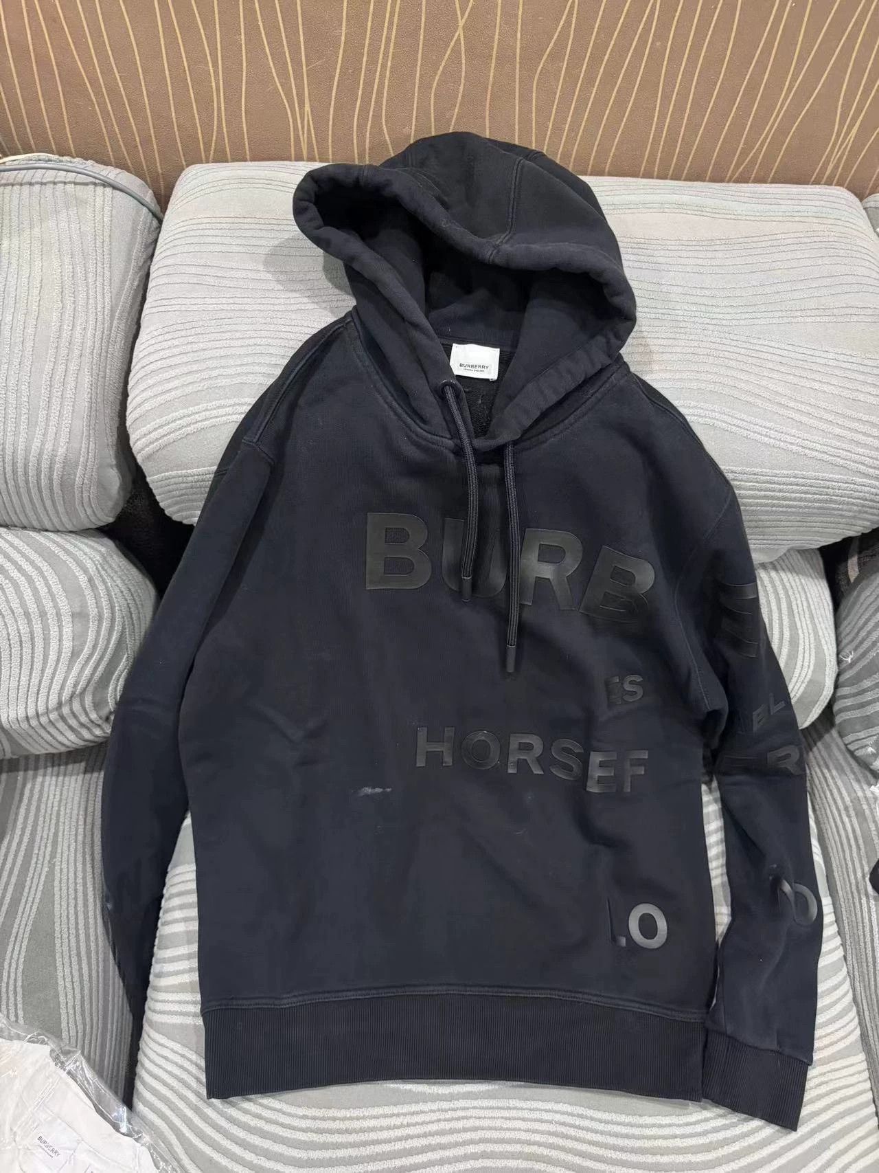 Burberry Burberry sweatshirt stained dry clean only xs Size US XS / EU 42 / 0 - 1 Thumbnail