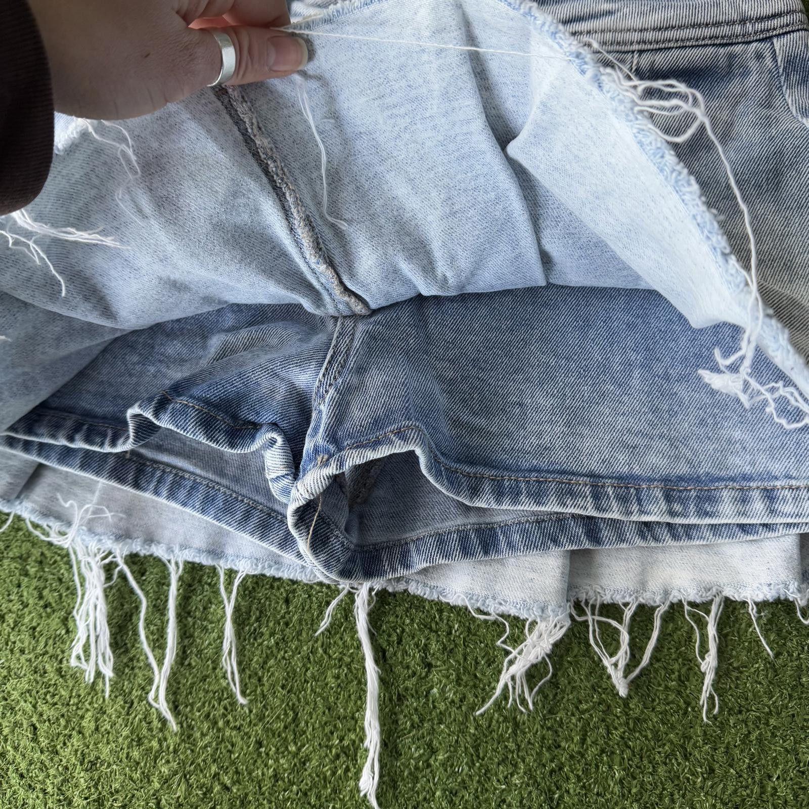 Designer Y2K Pleated Denim Mini Skirt – 2000s It-Girl Vibes Size ONE SIZE - 2 Thumbnail