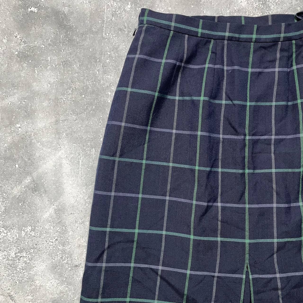 Burberry × Vintage Vintage 90s Burberrys Midi Checked Skirt Women’s Blue Size 27" / US 4 / IT 40 - 4 Thumbnail