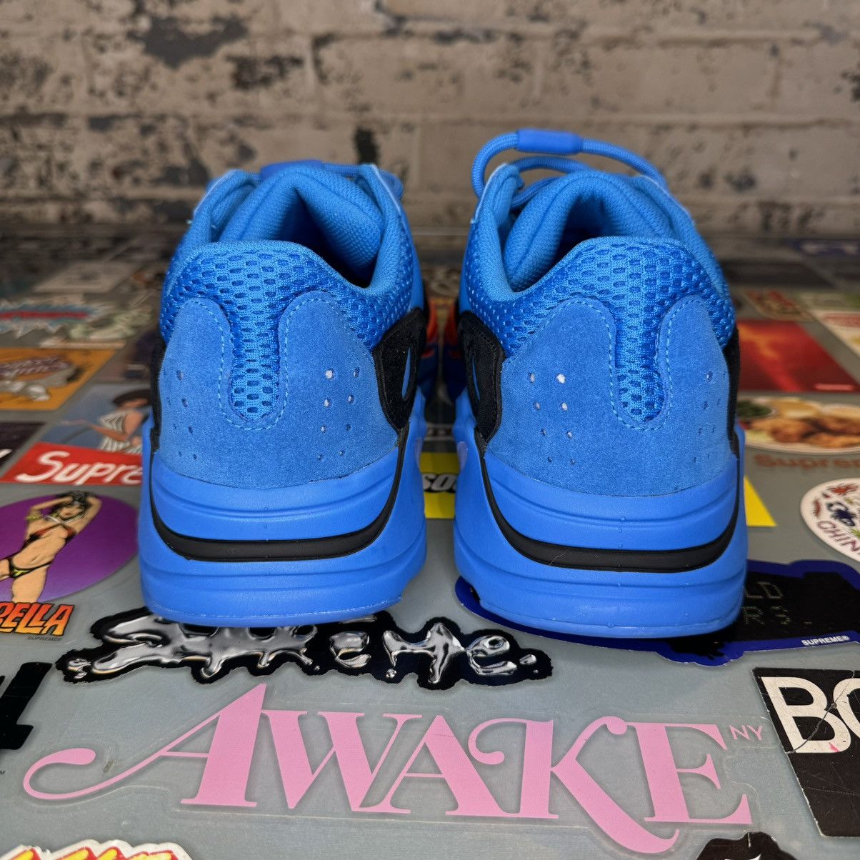 Adidas Adidas Yeezy Boost 700 Hi-Res Blue Size 10.5 Brand New Size US 10.5 / EU 43-44 - 2 Thumbnail