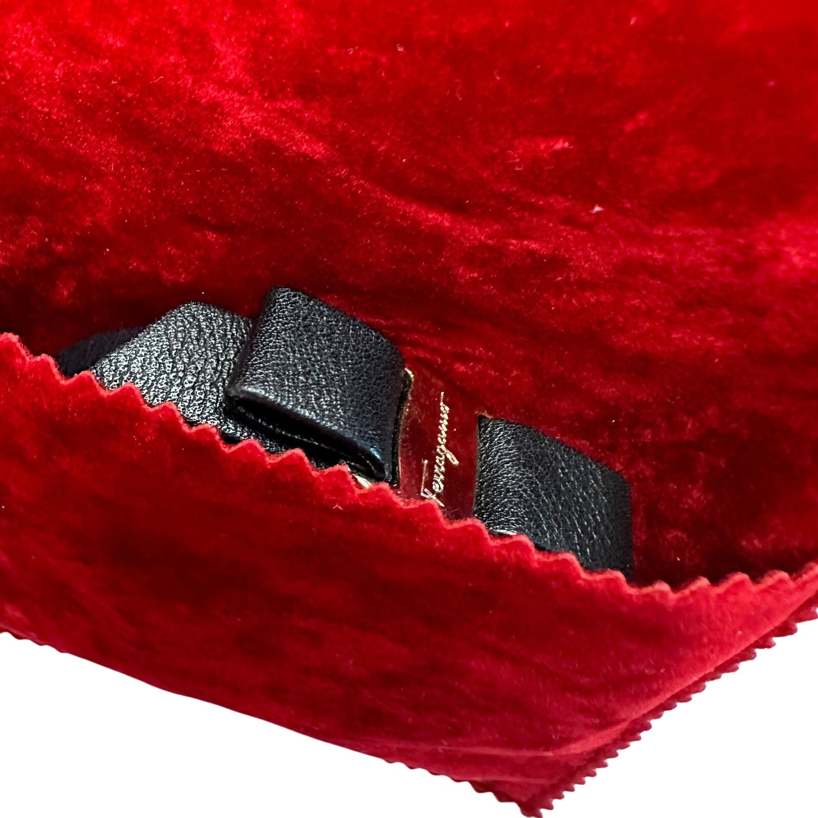 Salvatore Ferragamo Salvatore Ferragamo Black Leather Vara Bow Bracelet w Pouch Size ONE SIZE - 9 Thumbnail