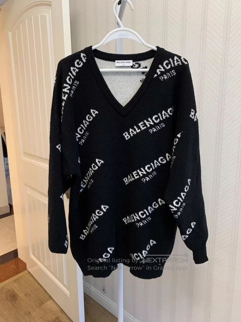 Balenciaga Balenciaga Classic Bulletproof Vest Full Logo Sweater Size XXS / US 00 / IT 34 - 1 Thumbnail