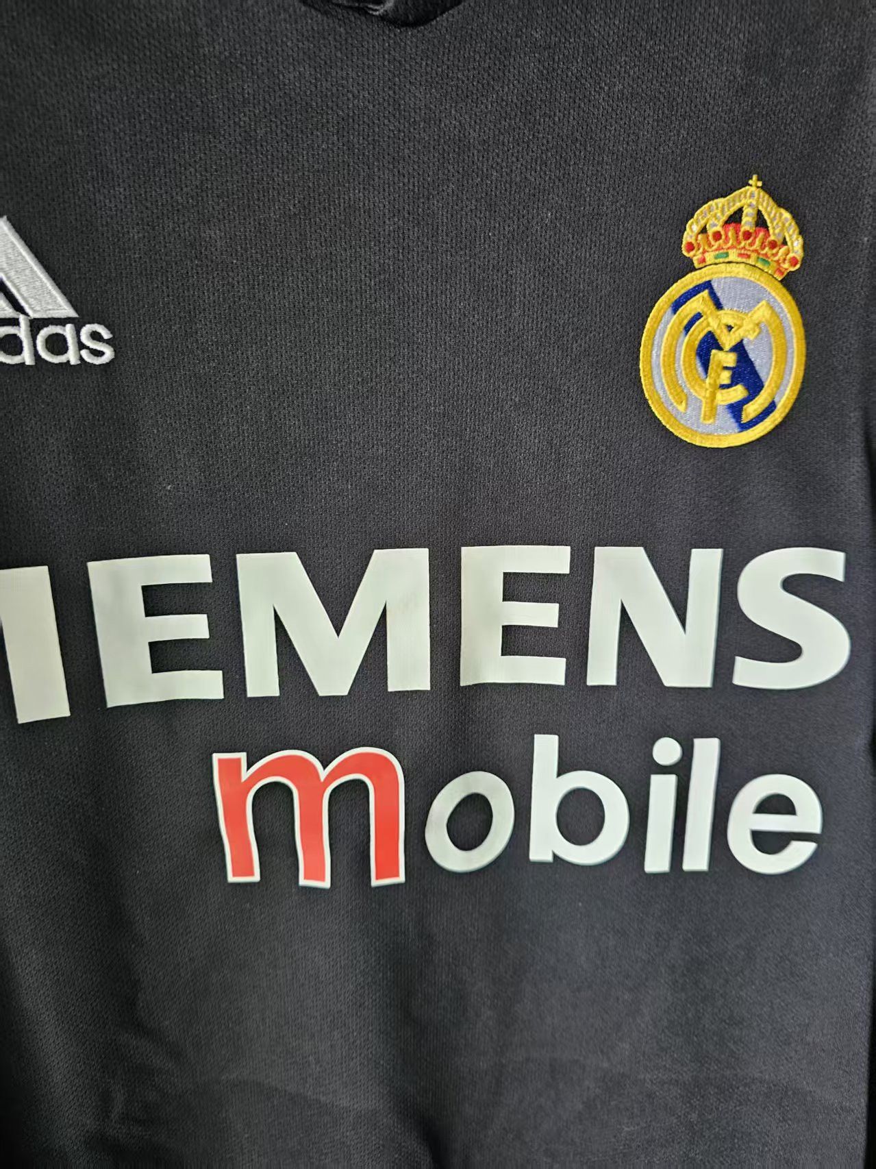 Other 2004 2005 Real Madrid #3 Roberto Carlos Jersey Size US L / EU 52-54 / 3 - 3 Thumbnail