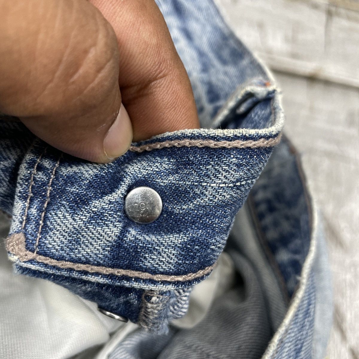 Levi's × Vintage Vintage Levis 501 Distressed Light Wash wc 377 Size US 31 - 16 Thumbnail