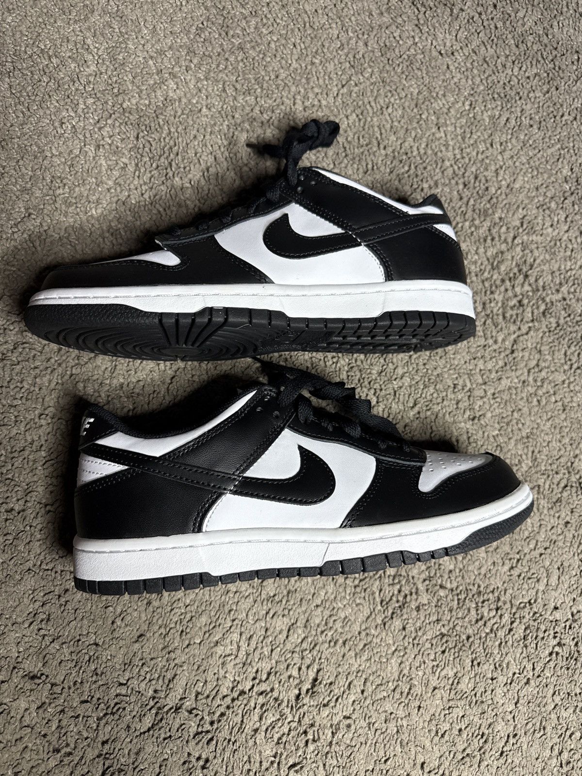 Nike Nike panda dunks Size US 6.5 / EU 39-40 - 1 Thumbnail