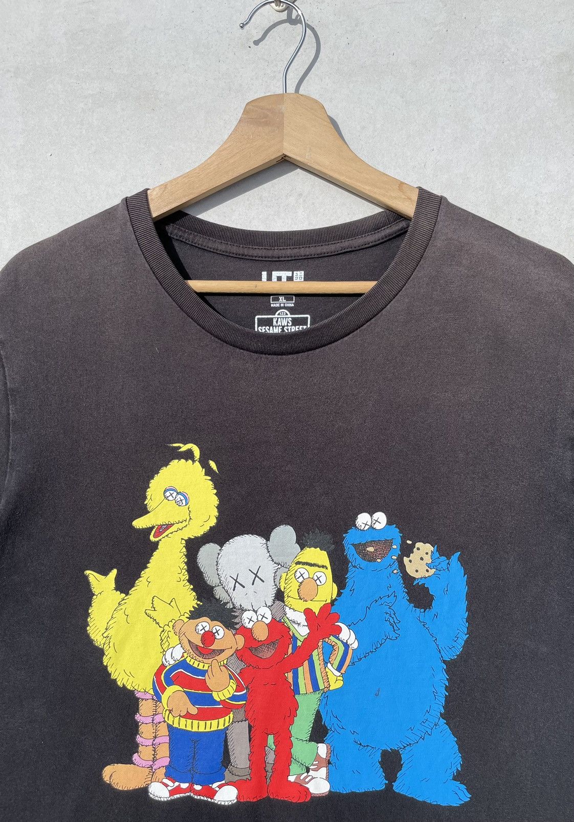 Kaws RARE🔥 Kaws Sesame Street Size US XL / EU 56 / 4 - 2 Thumbnail