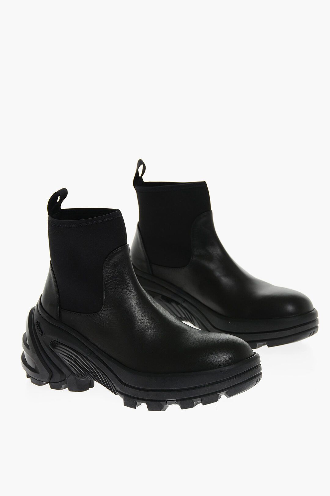 o1dk11s0124 Boots in Black