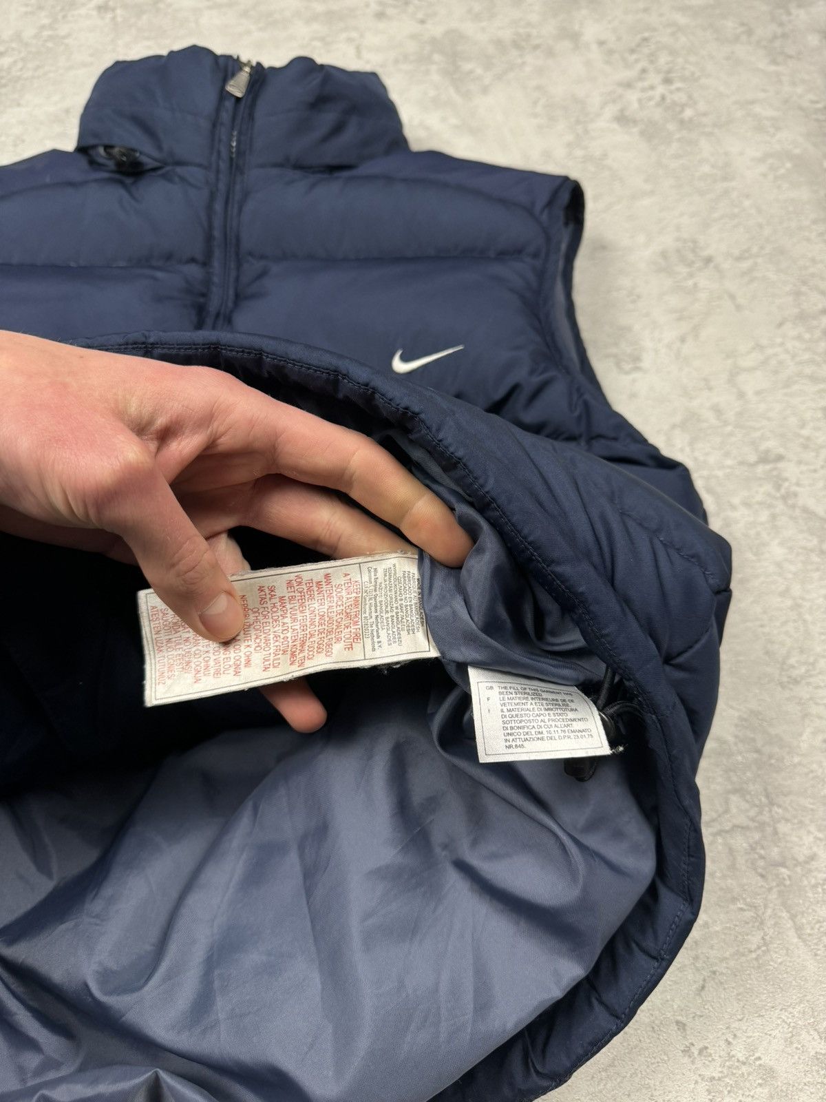 Nike Vintage Nike Y2K Puffer Down Vest Size S Size US S / EU 44-46 / 1 - 14 Thumbnail