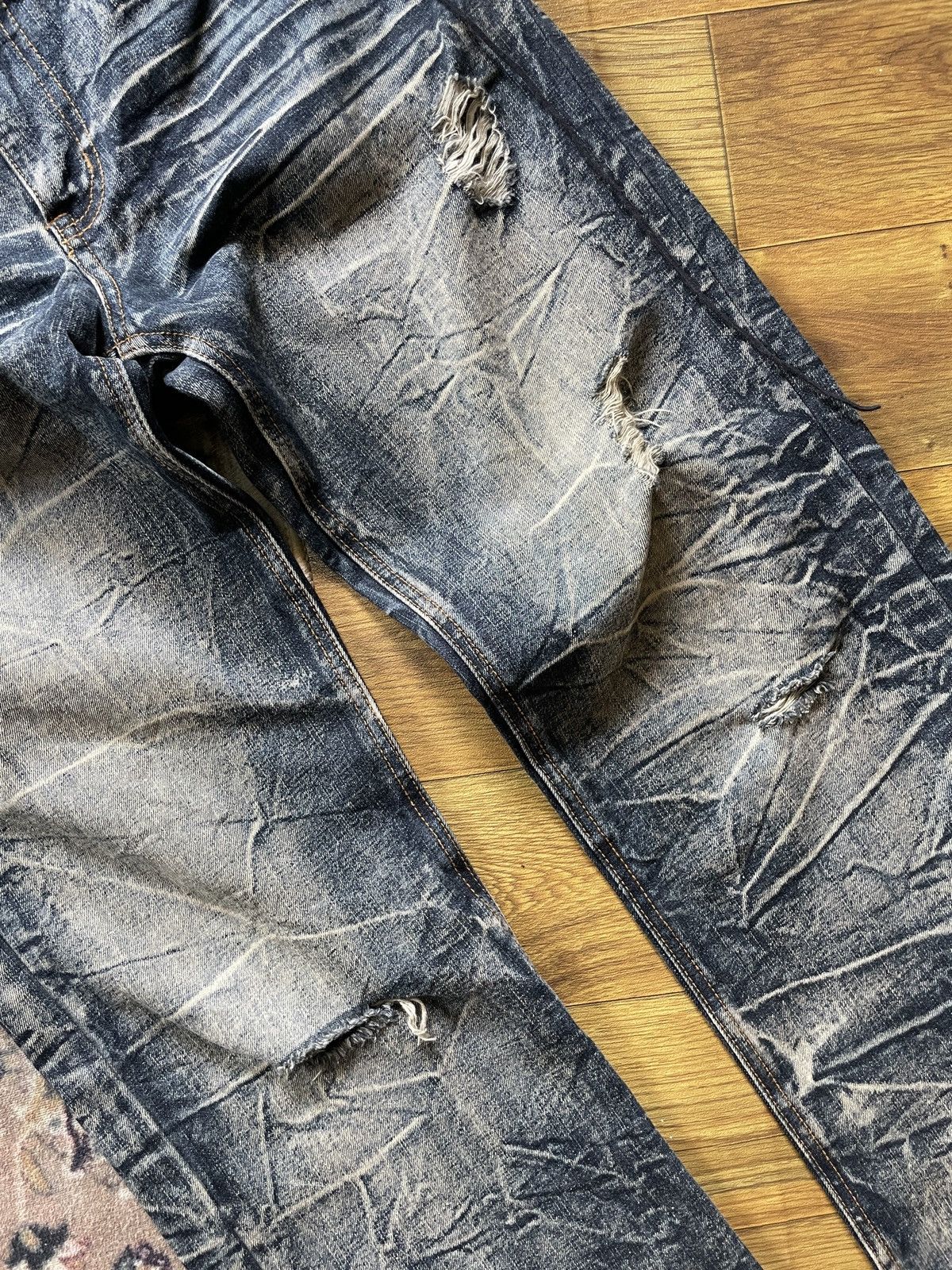 Japanese Brand × LOWBOX LowBox Distressed denim jeans with a bold Size US 34 / EU 50 - 11 Thumbnail