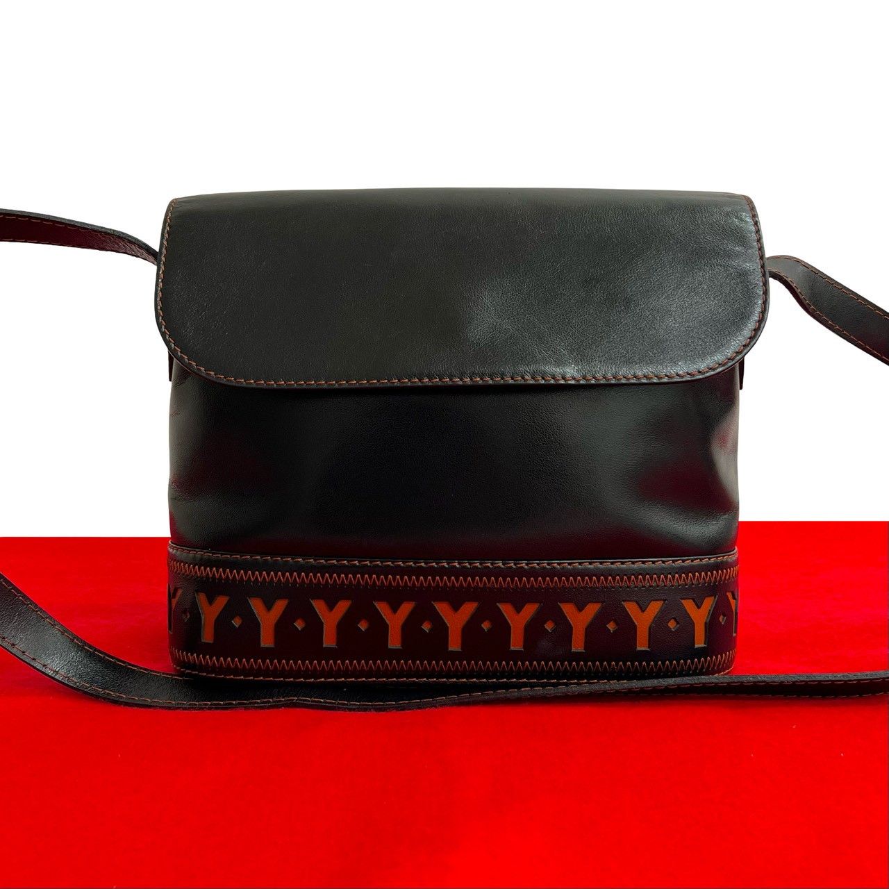 Yves Saint Laurent Yves Saint Laurent Yves Saint Laurent Leather Shoulder Bag Leather Shoulder Bag DUTY FREE for USA Size ONE SIZE - 1 Thumbnail