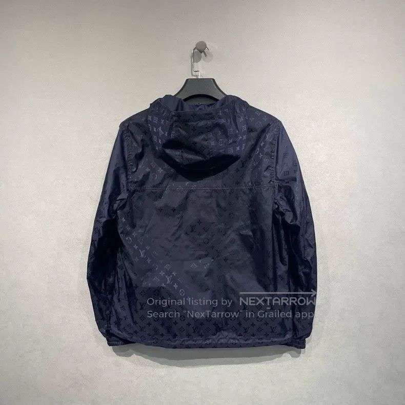 Louis Vuitton Louis Vuitton Full logo double-sided hooded jacket Size US L / EU 52-54 / 3 - 4 Thumbnail