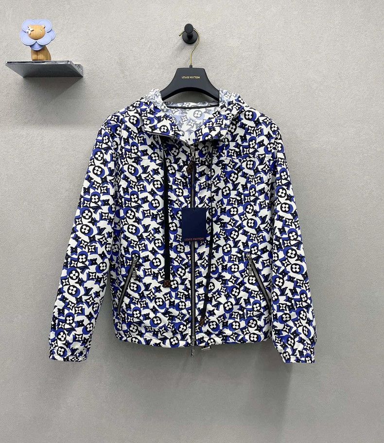 Louis Vuitton LV Monogram Print Size US S / EU 44-46 / 1 - 1 Thumbnail