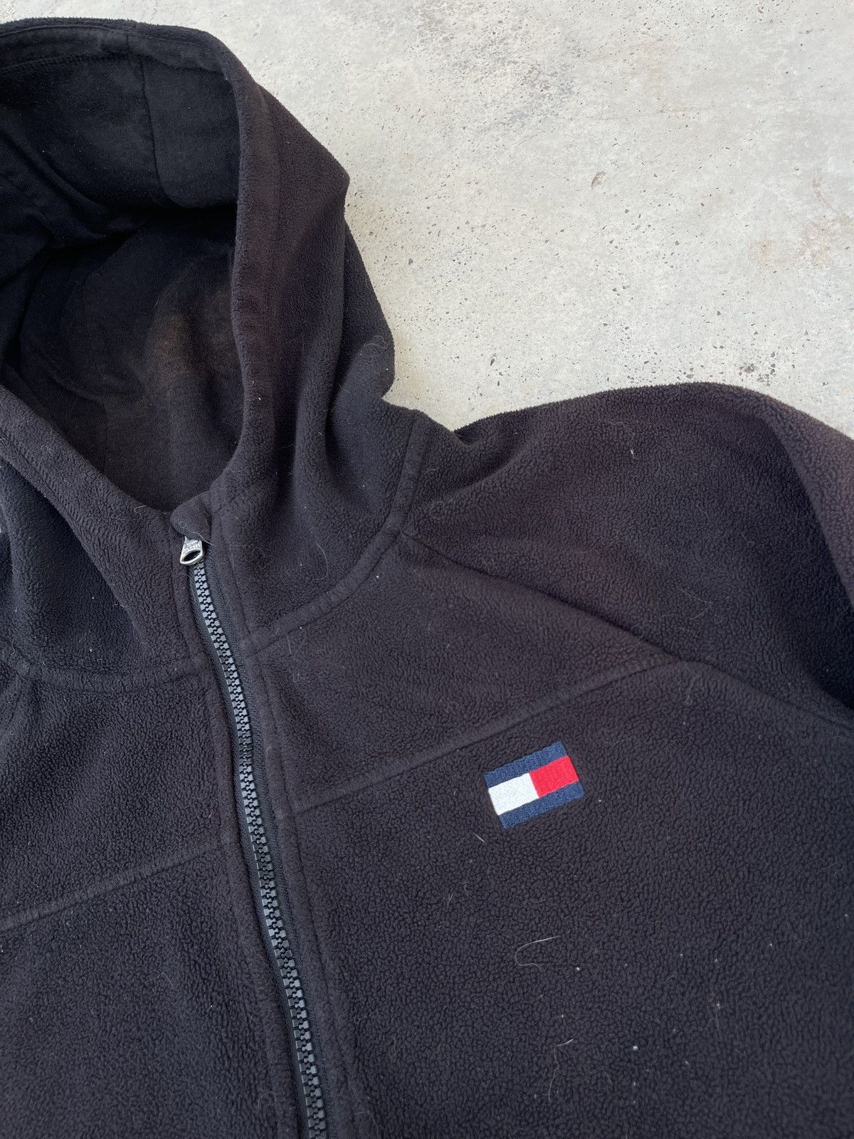 Tommy Hilfiger × Vintage Vintage Faded Black Tommy Hilfiger Zip Up Fleece Size US M / EU 48-50 / 2 - 5 Thumbnail