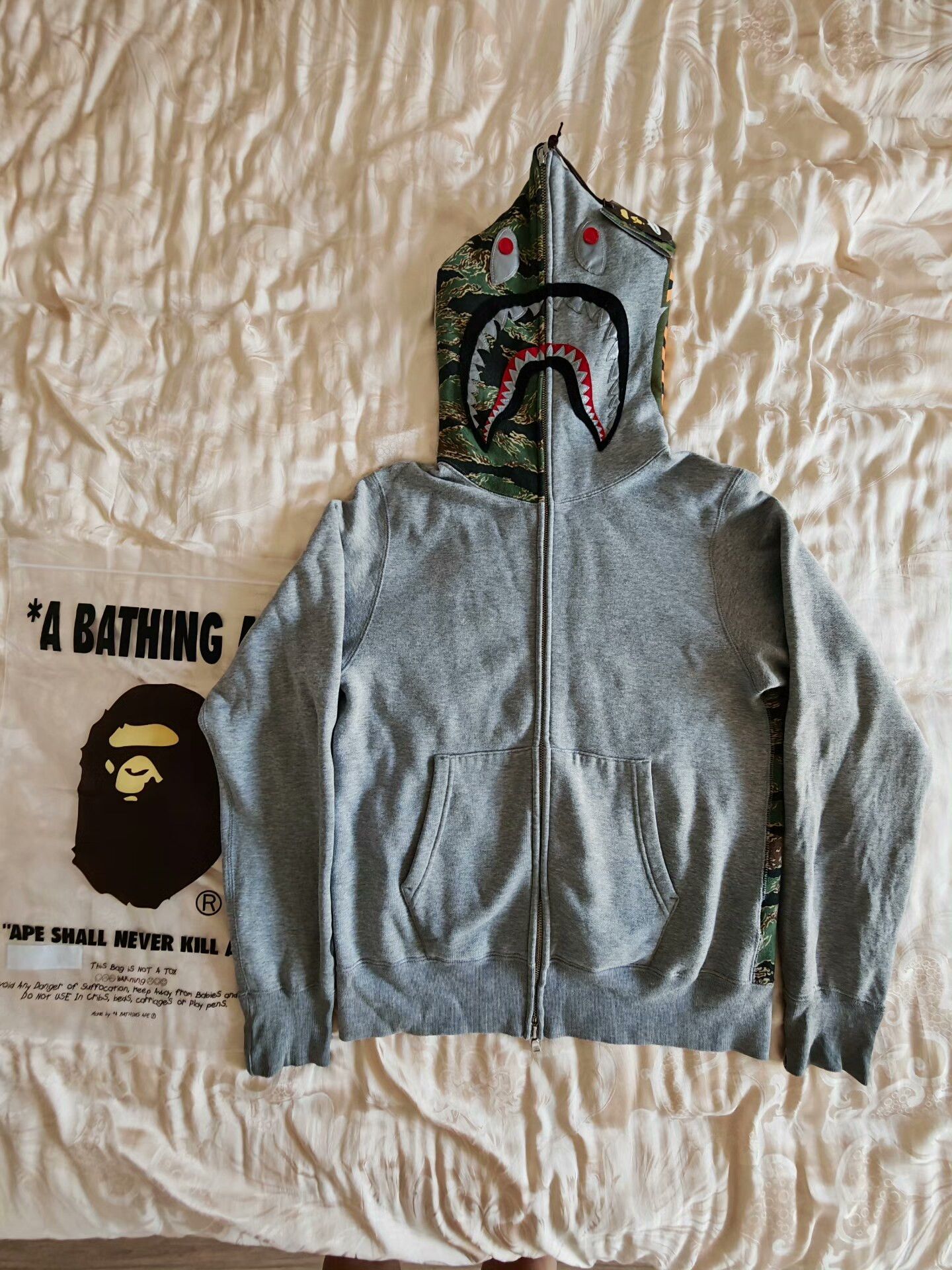 Bape Bape Green Light Jacket M Men Size US M / EU 48-50 / 2 - 1 Thumbnail