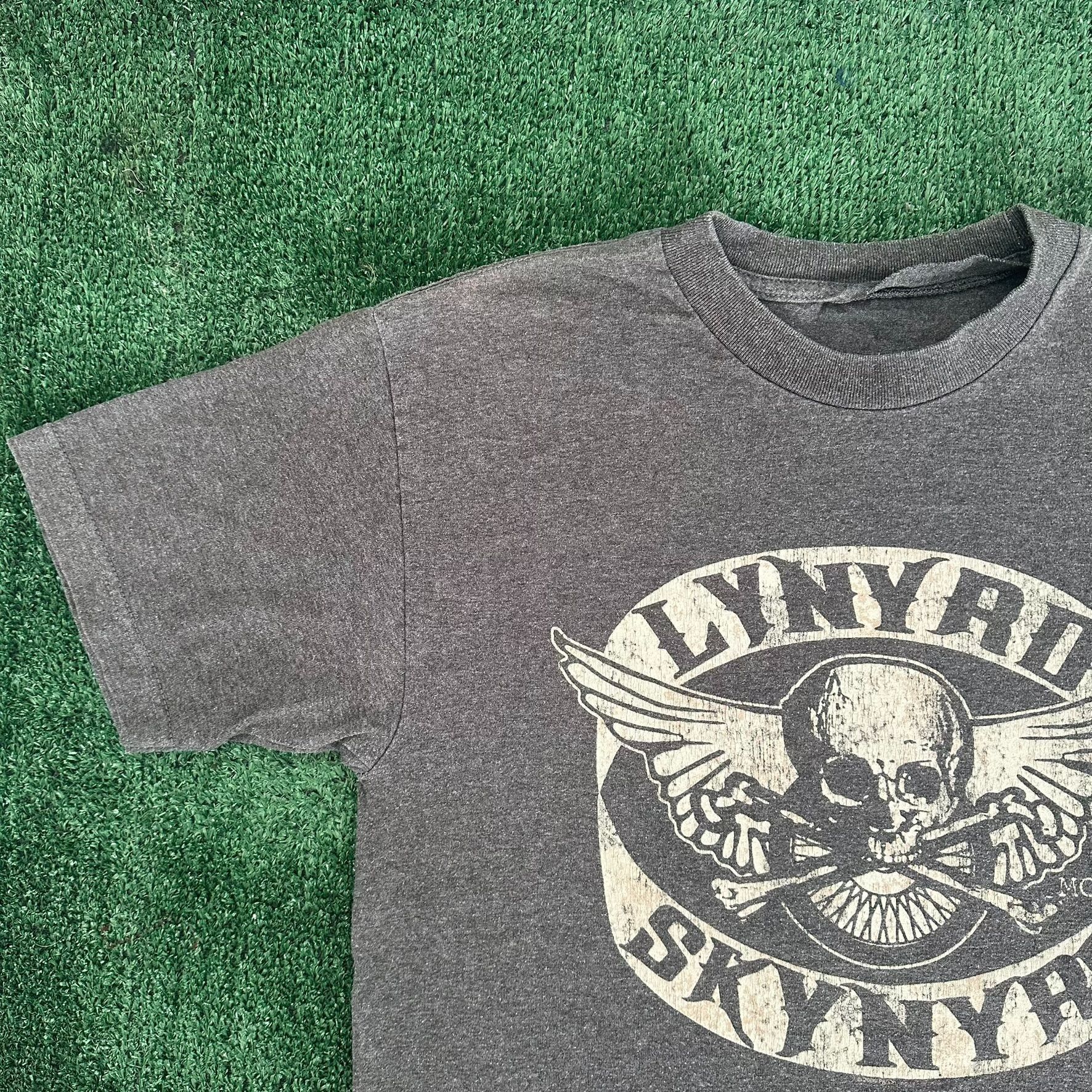 Vintage Vintage Y2K Lynyrd Skynyrd Rock Band T-Shirt Skull Biker Tee Size US M / EU 48-50 / 2 - 2 Thumbnail