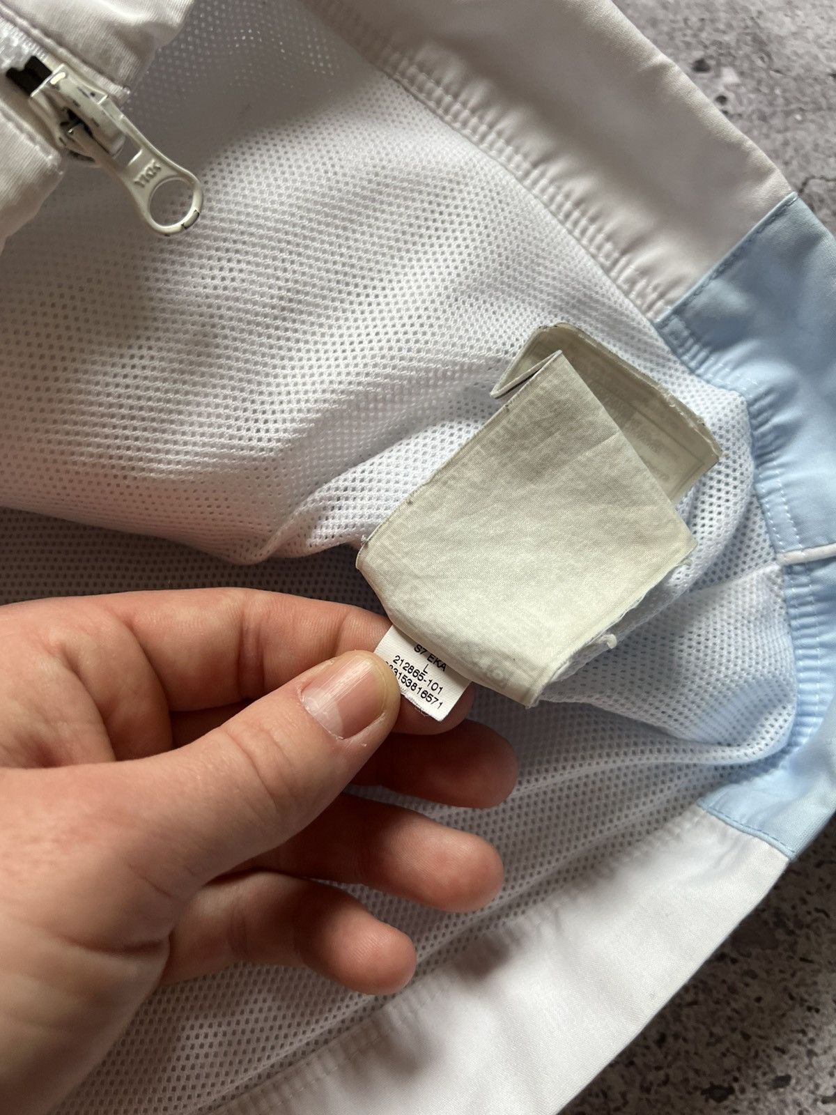 Vintage Vintage Nike Nylon TrackSuit Y2K Swoosh White Blue Women's Size L / US 10 / IT 46 - 9 Thumbnail