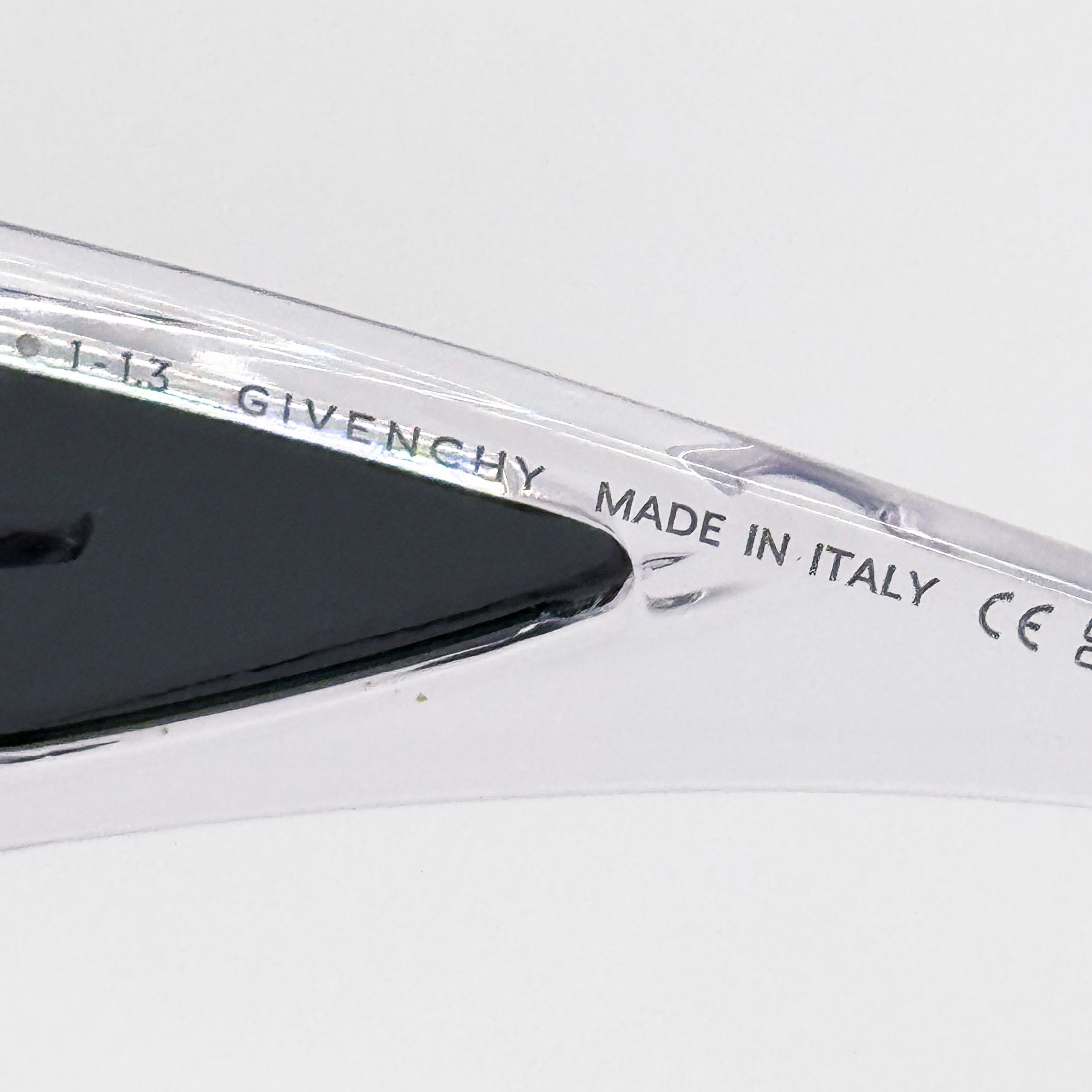 Givenchy NEW GIVENCHY GV40051I 26C UNISEX CLEAR SUNGLASSES GIVENCHY Size ONE SIZE - 9 Thumbnail