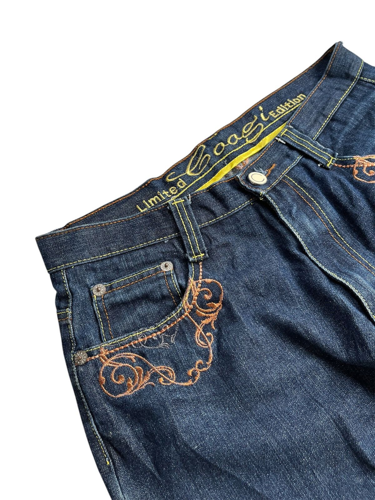 Coogi Coogi Tribal baggy style Size US 33 - 6 Thumbnail