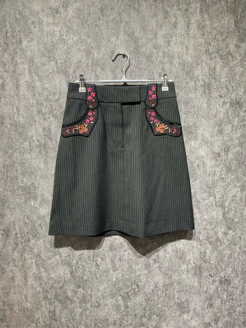 Louis Vuitton Louis Vuitton Pocket Skirt 2501-Nextarrow Size 33" - 1 Thumbnail