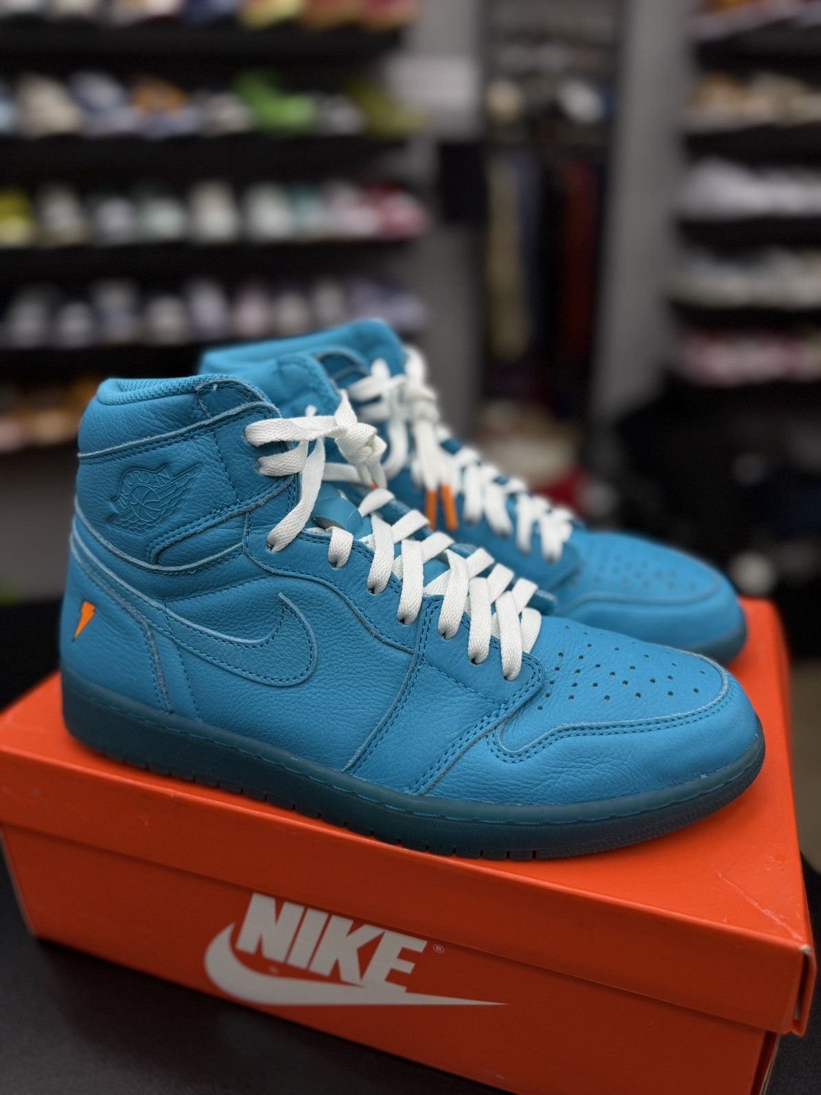 Jordan Brand Jordan 1 Gatorade Blue Lagoon Size 10.5 Pre Owned 🧼 Size US 10.5 / EU 43-44 - 3 Thumbnail