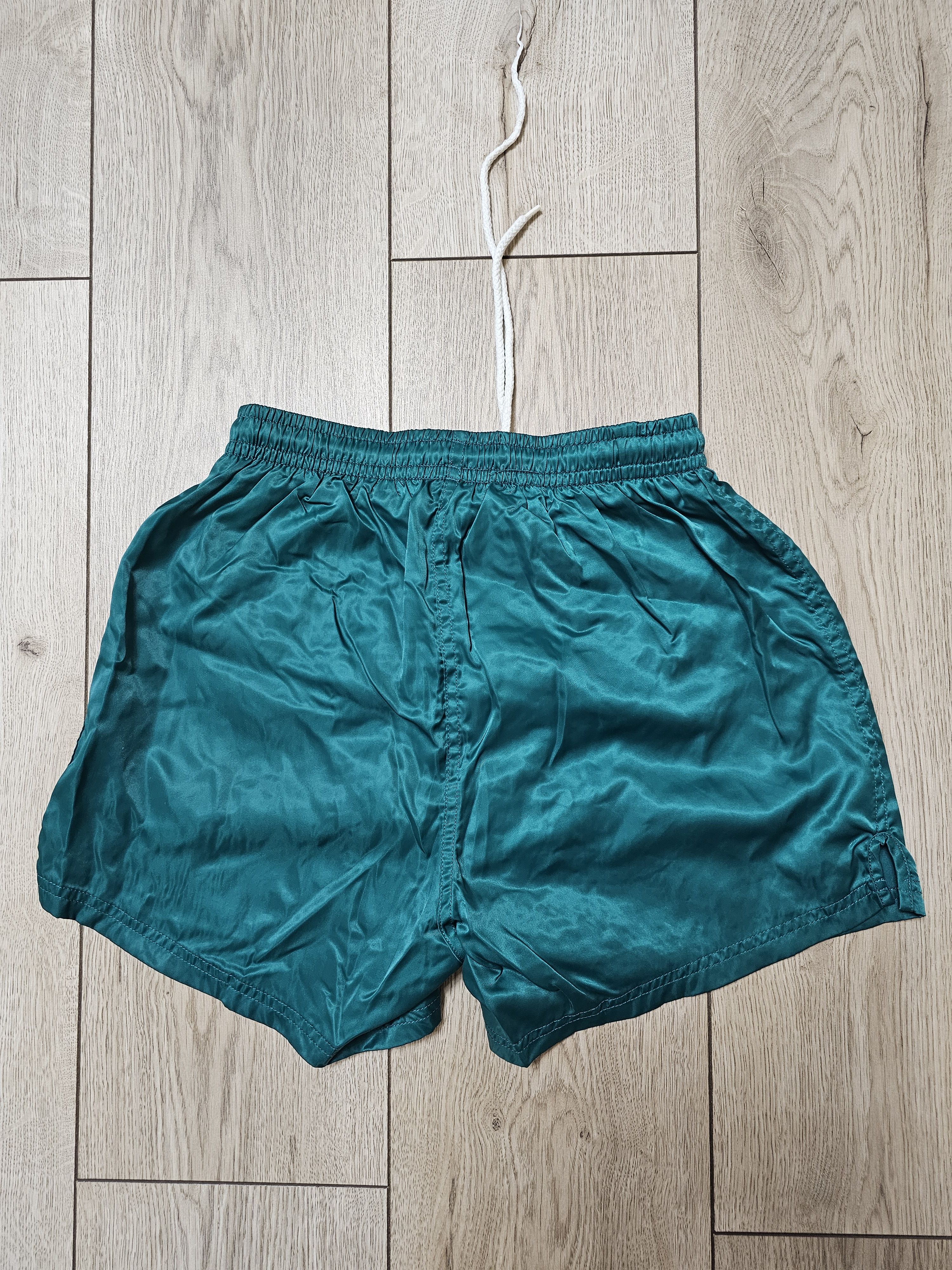 Puma PUMA SHORTS VINTAGE NYLON GREEN 90 SPRINTER RUNNING SHORTS S Size US 32 / EU 48 - 2 Thumbnail