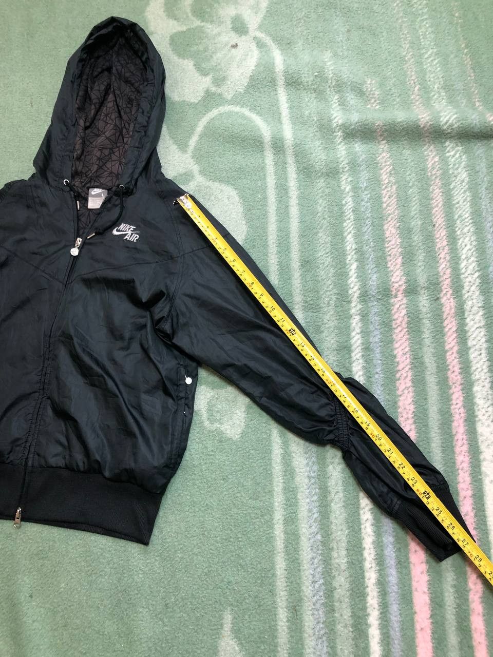 Nike Vintage Nike Embroidered Logo Light Jacket Size L Size L / US 10 / IT 46 - 9 Thumbnail