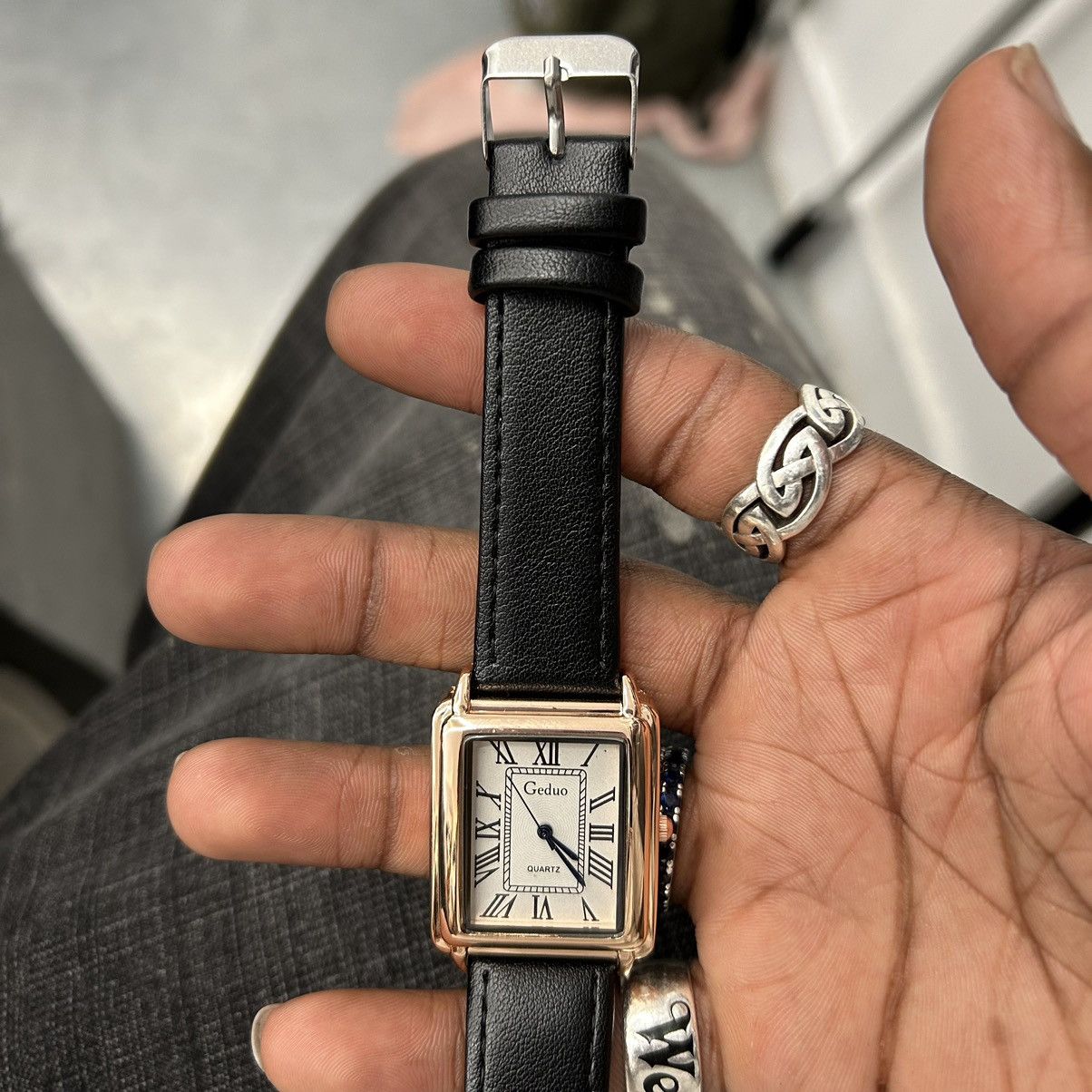 Vintage Vintage 90s vintage retro luxury style quartz leather watch Size ONE SIZE - 5 Thumbnail