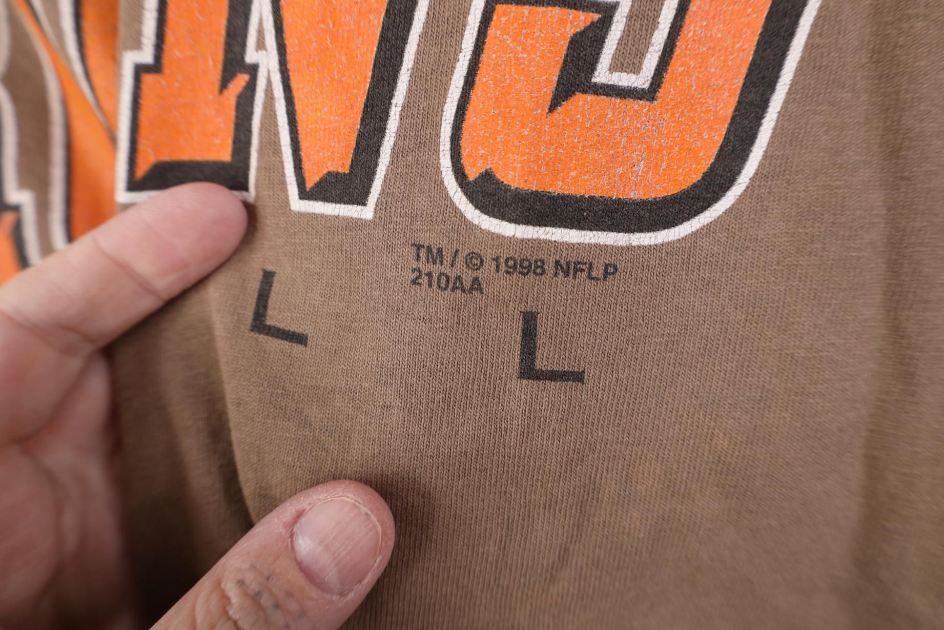 Riddell Vintage 90s Riddell Cleveland Browns Football T-Shirt USA Size US L / EU 52-54 / 3 - 6 Thumbnail