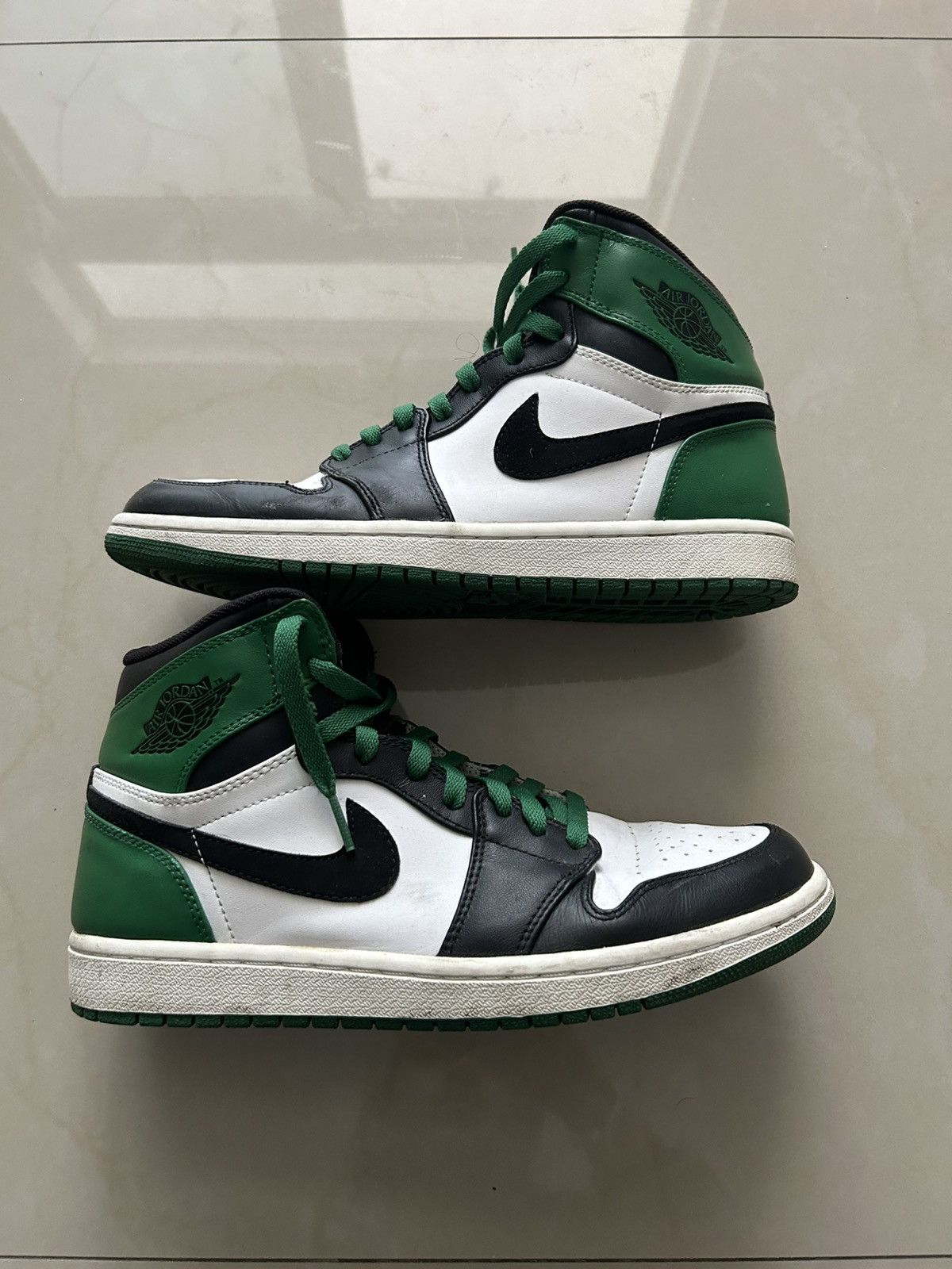 Jordan Brand 2009 jordan 1 Celtics Size US 9.5 / EU 42-43 - 1 Thumbnail