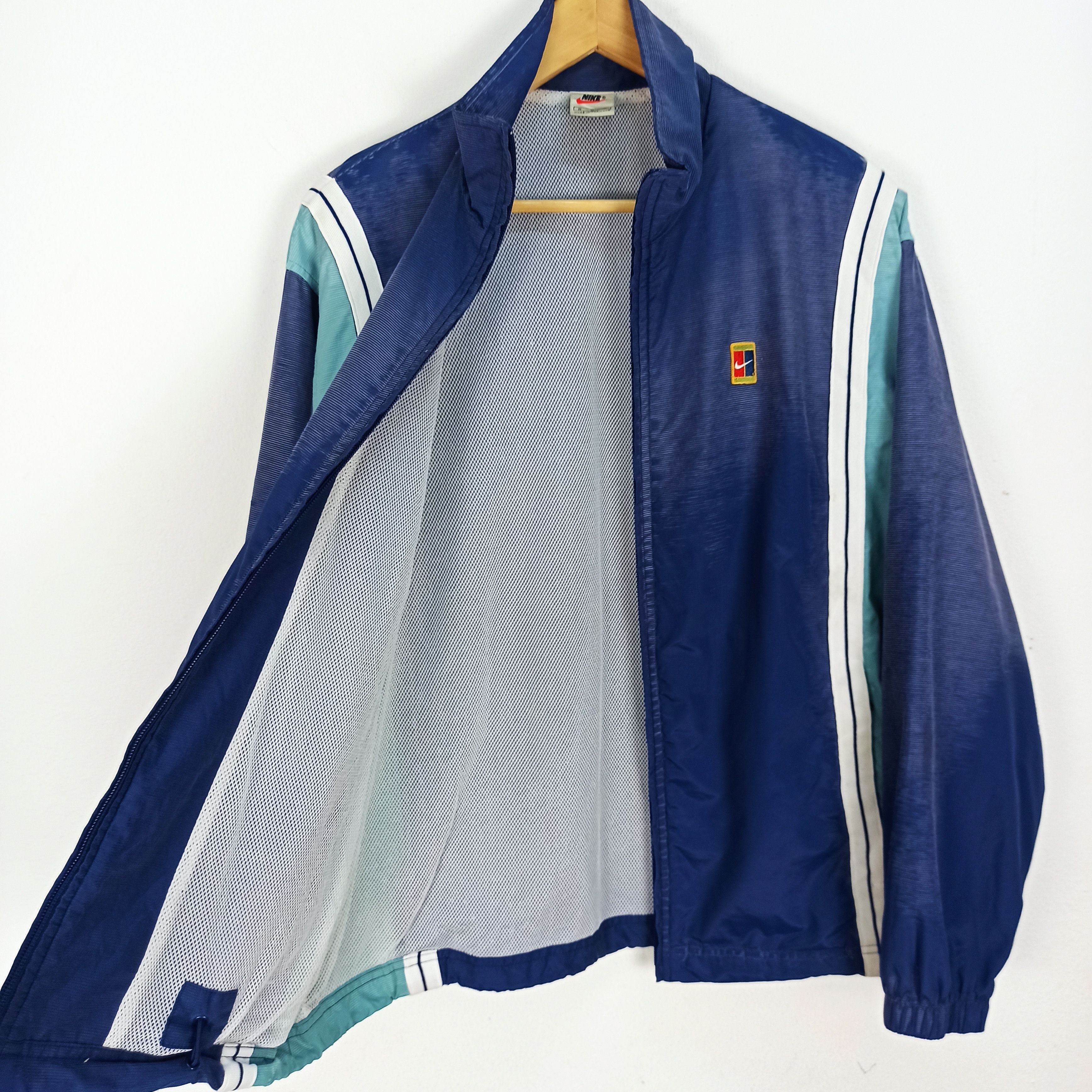 Nike Vintage Nike Court Jacket Faded Colour Worn/ACG/USA Size US M / EU 48-50 / 2 - 9 Thumbnail