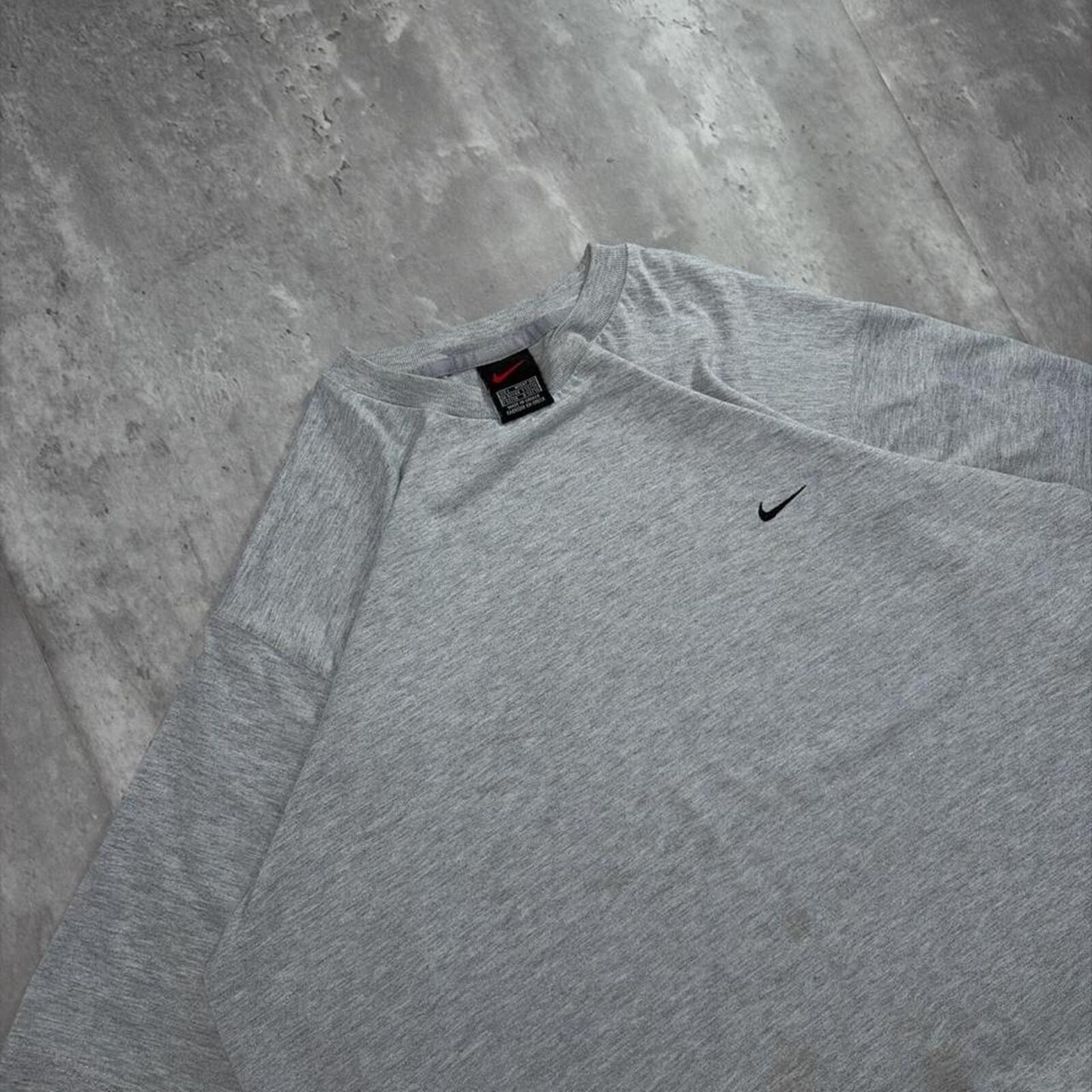 Nike Vintage 90’s Grey Nike Mini Swoosh Distressed Skater T-Shirt Size US L / EU 52-54 / 3 - 5 Thumbnail
