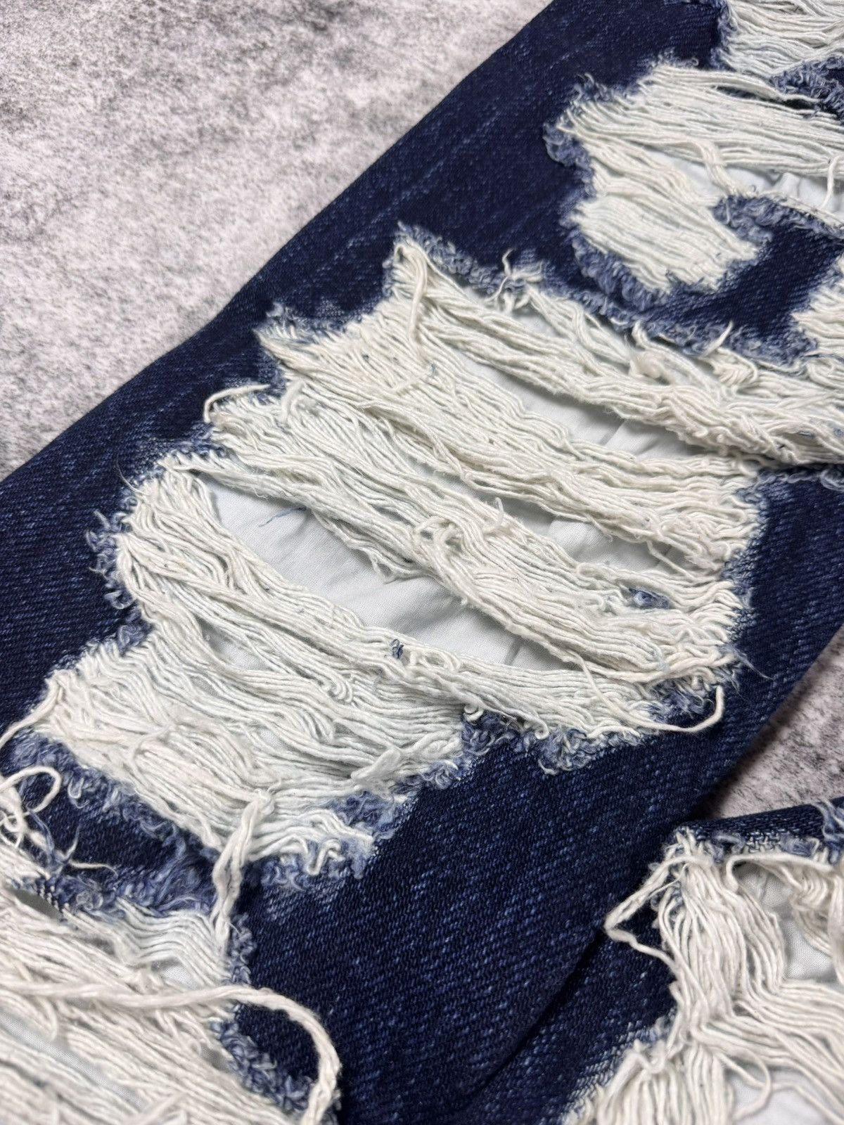 Maison Margiela FW14 Maison Margiela ‘Destroy’ Raw Indigo Exposed-Weft Denim Size US 32 / EU 48 - 4 Thumbnail