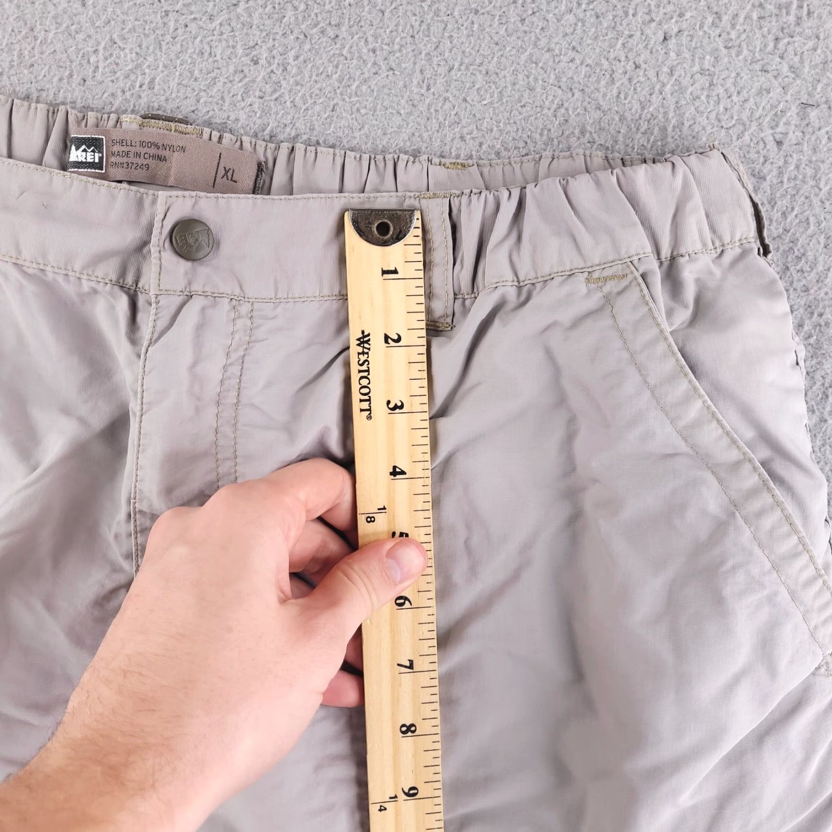 Vintage REI Cargo Nylon Shorts Mens XL Beige Outdoor I think there's too many words; but follow strictly. Size US 36 / EU 52 - 7 Thumbnail