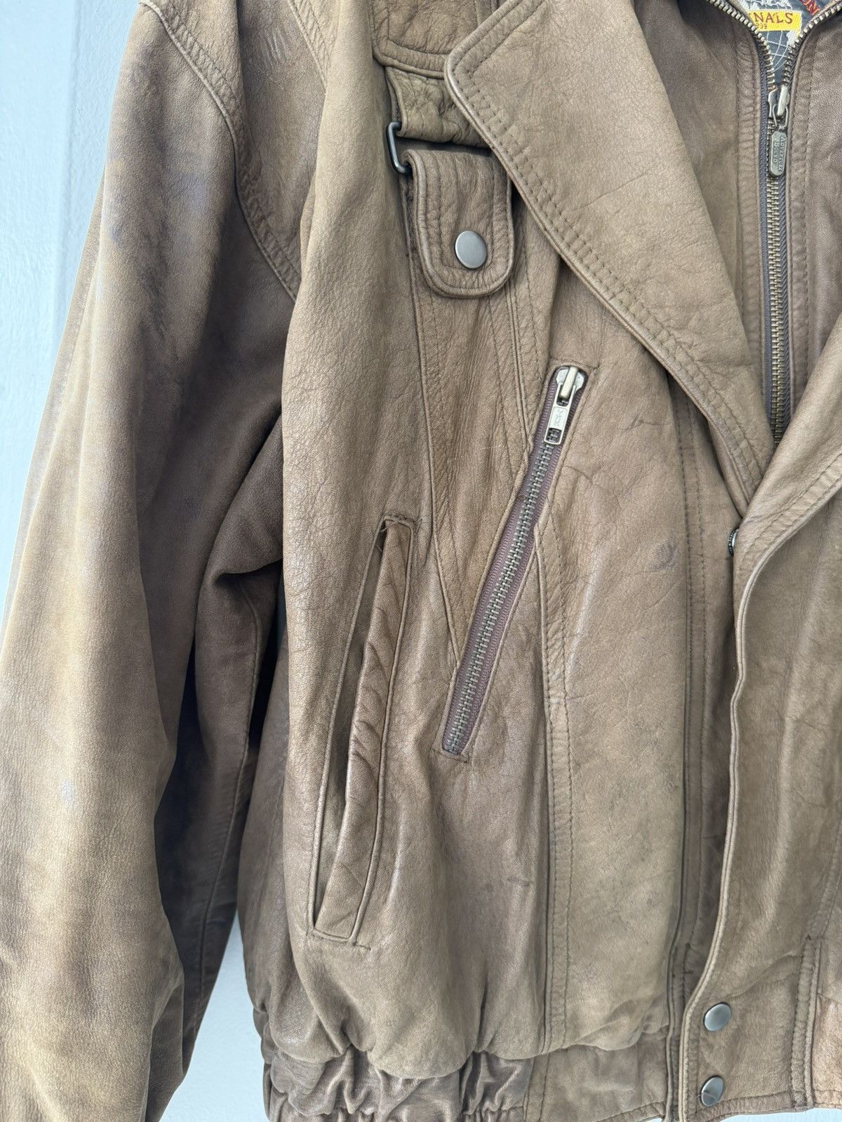Adventure Bound Adventure Bound Men's Brown Leather Bomber Jacket Size L Size US L / EU 52-54 / 3 - 5 Thumbnail