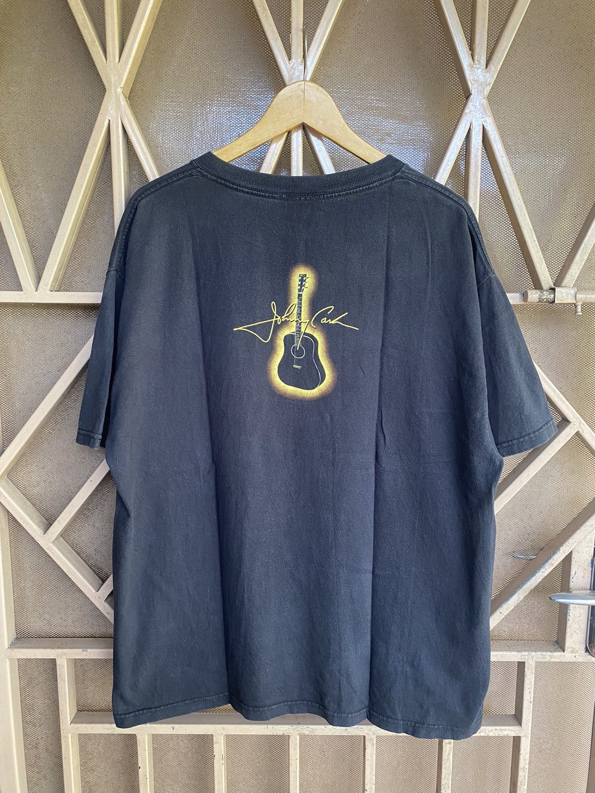 Band Tees 💸BINDINGOFFER💸Johnny cash face vintage 2004 Size US L / EU 52-54 / 3 - 3 Thumbnail
