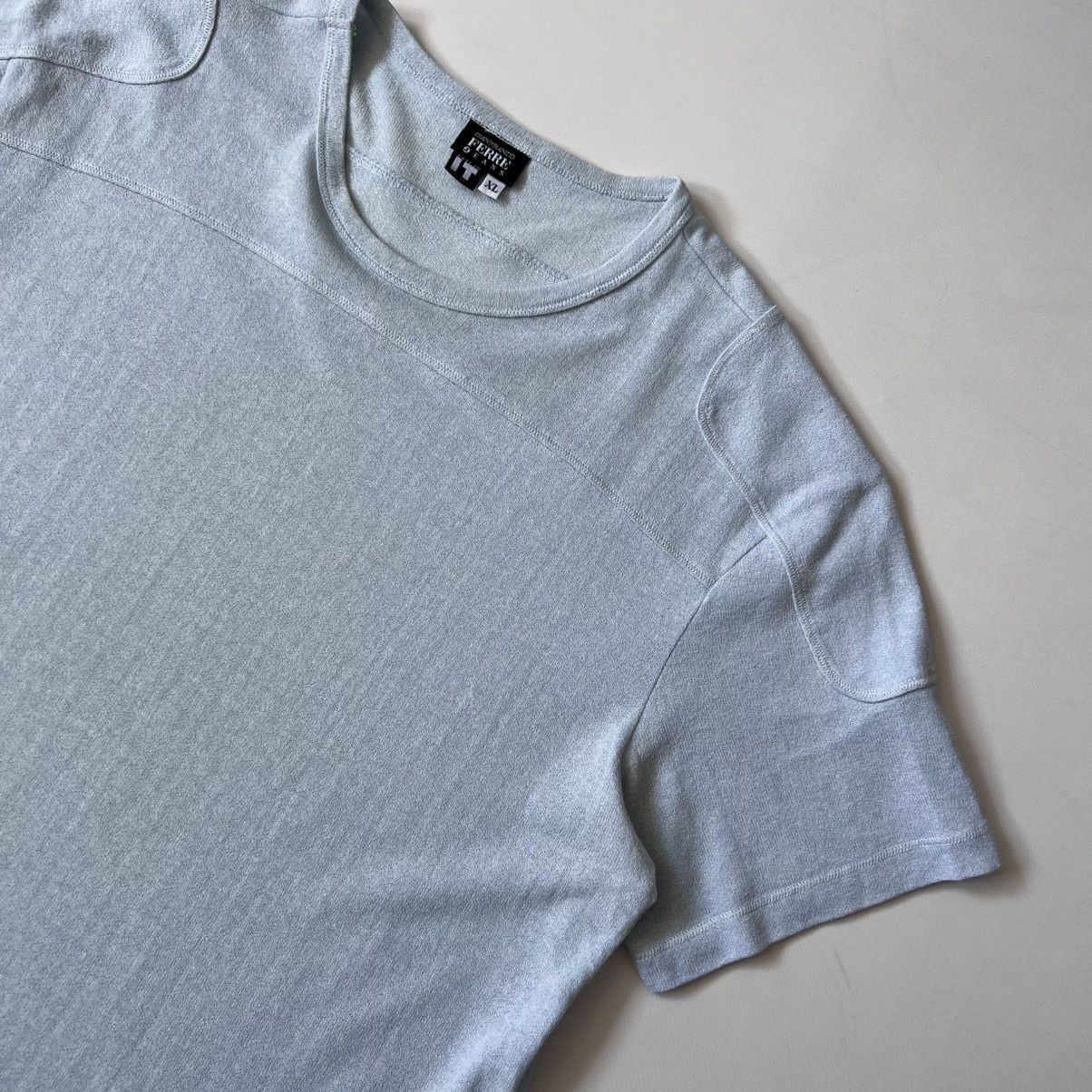 GF Ferre GF Ferre vintage Y2K style tee Size US M / EU 48-50 / 2 - 2 Thumbnail
