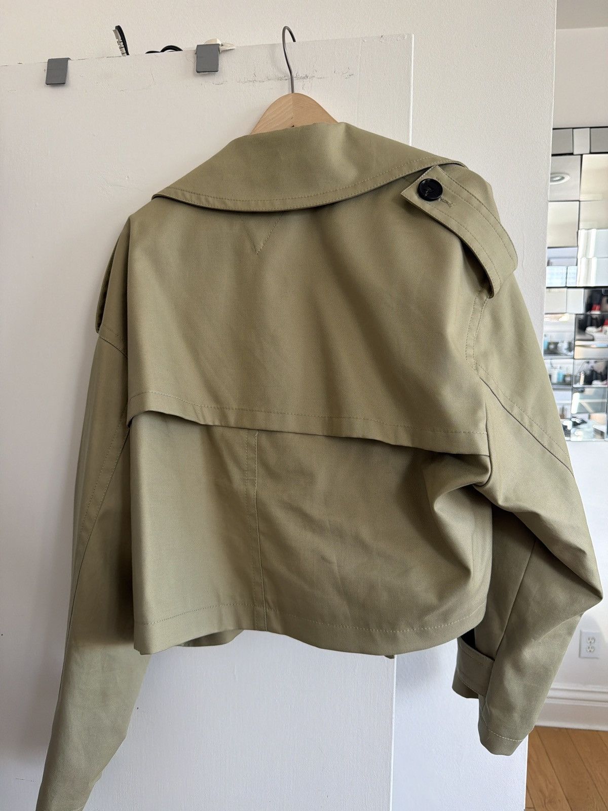 Bottega Veneta Fine Compact Cotton Twill Cropped Trench Coat Size US S / EU 44-46 / 1 - 11 Thumbnail