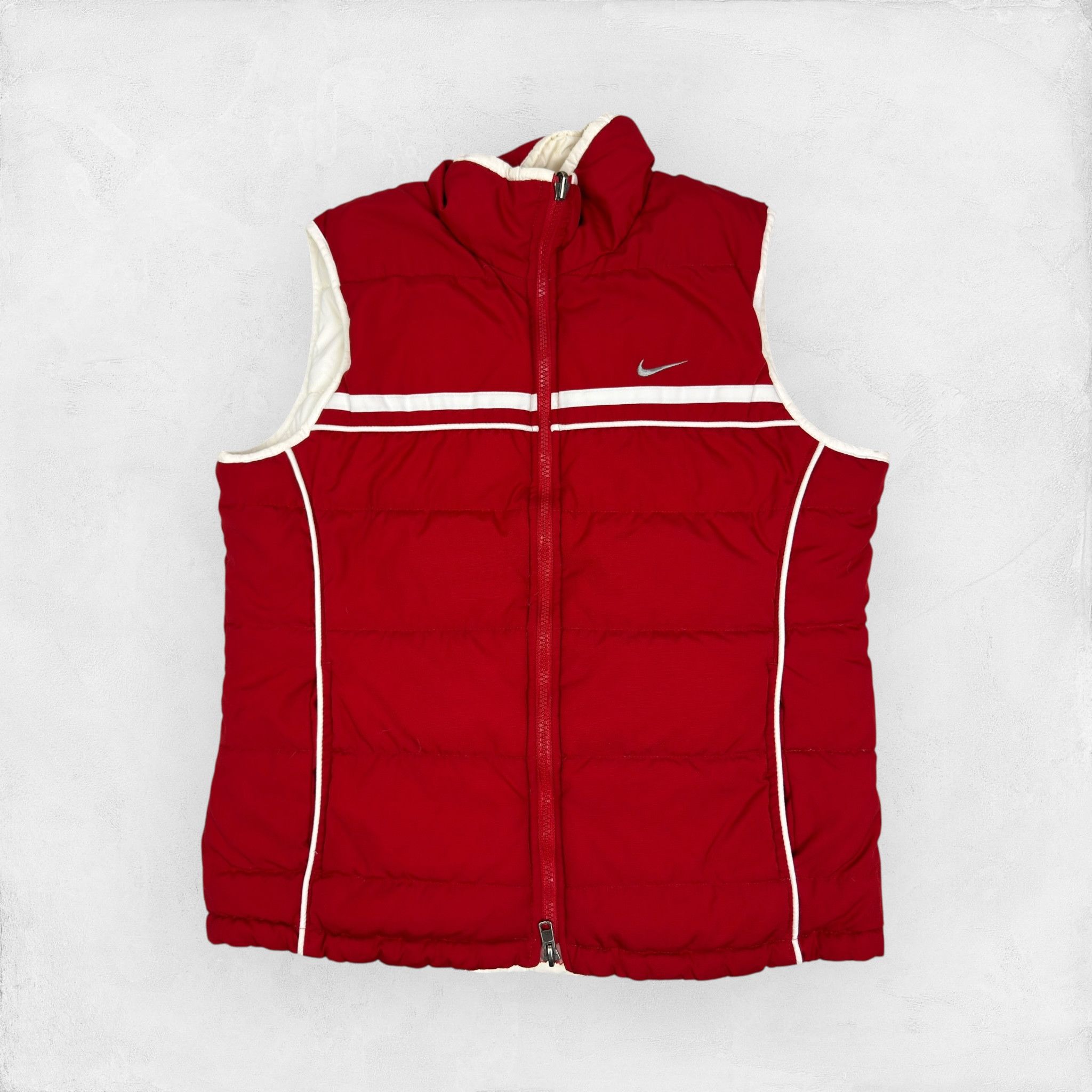 Nike Vintage Nike Women's Red White Reversible Puffer Down Vest M Size M / US 6-8 / IT 42-44 - 1 Thumbnail