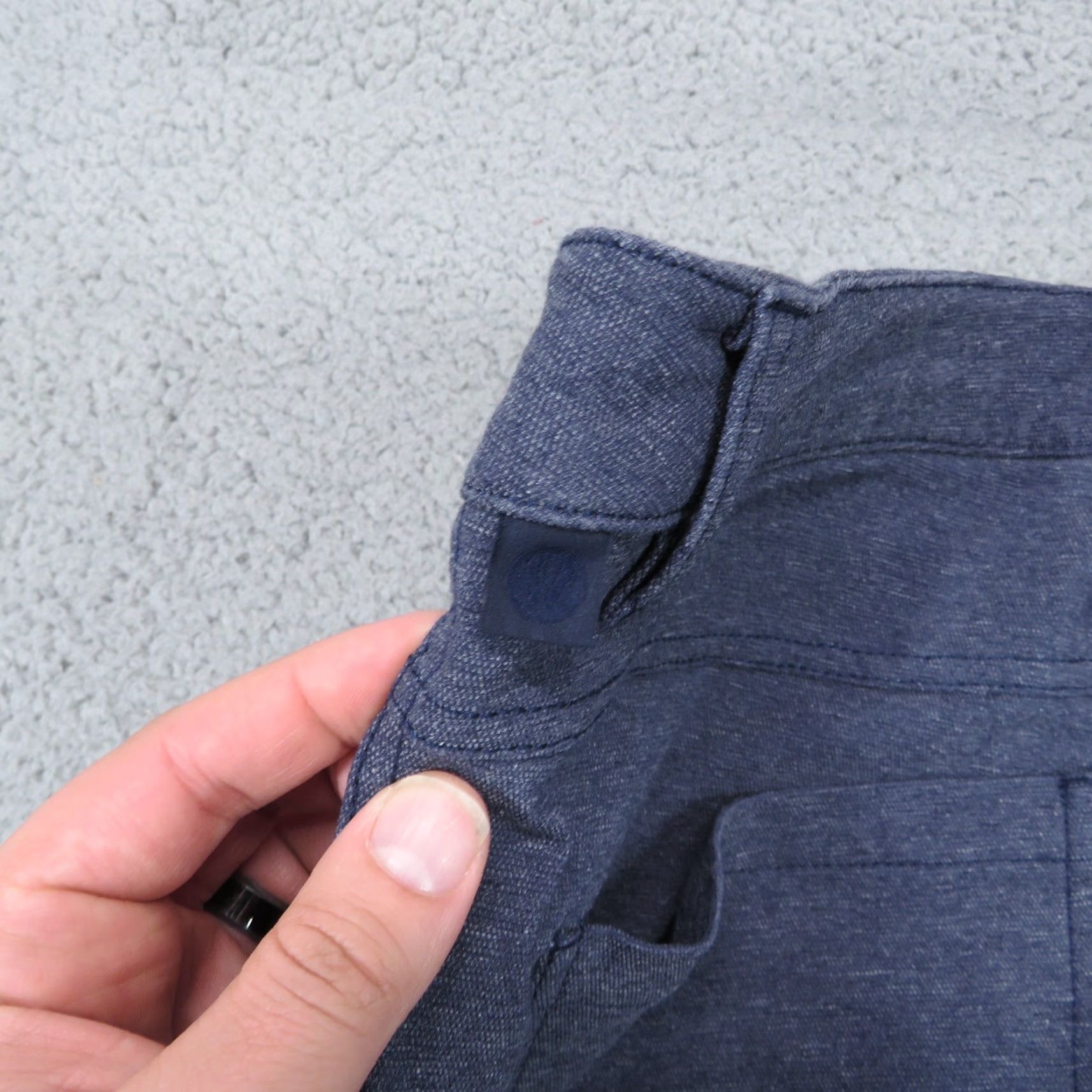Lululemon Lululemon ABC Pants Mens 32x27 Heather Navy Skinny Fit Utilitech Jeans Commute Size US 32 / EU 48 - 4 Thumbnail