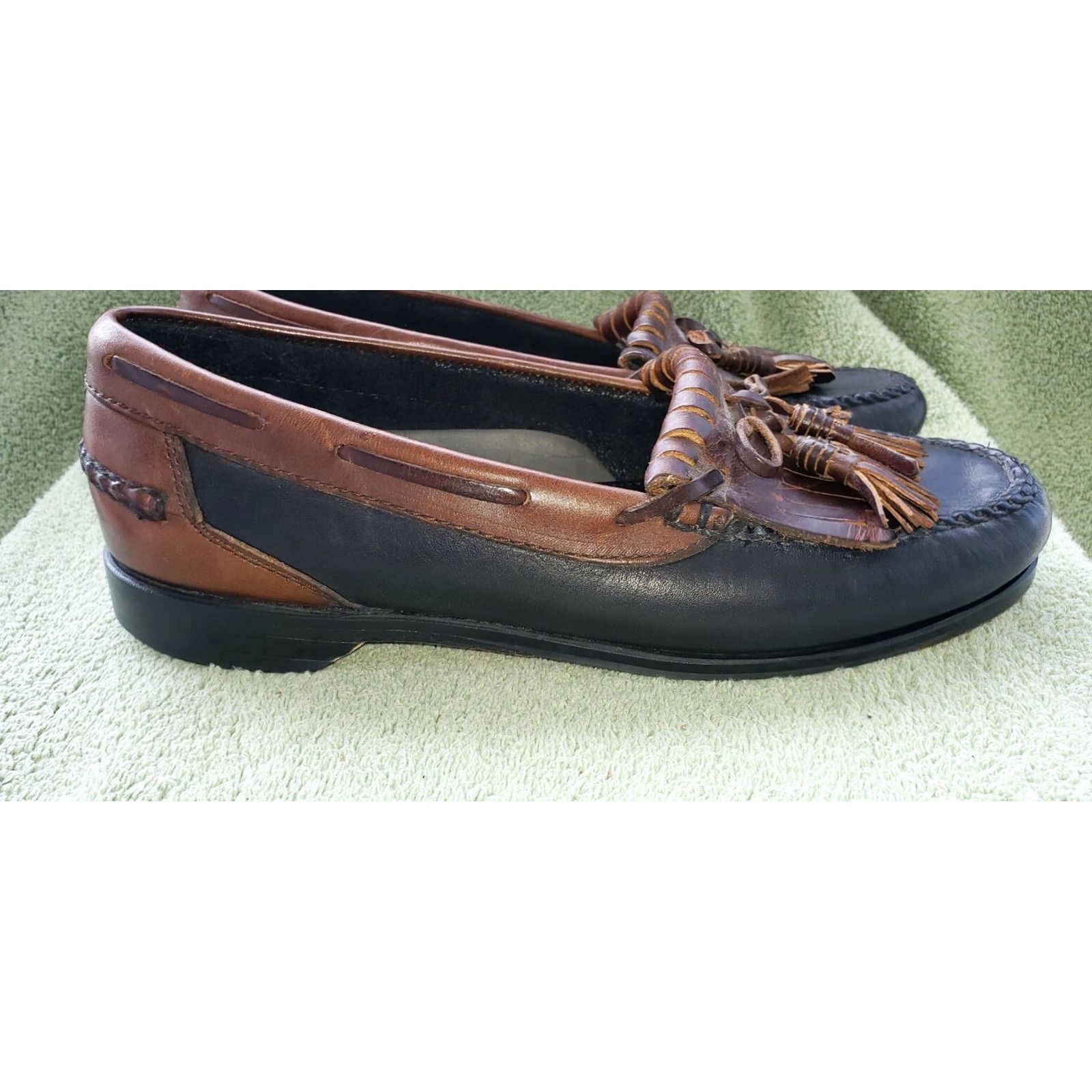 Johnston & Murphy Johnston & Murphy Passport Loafers Men 9D Two Toned Black Brown Tassels Leather Boat Lacing Casual Shoes Size US 9 / EU 42 - 5 Thumbnail