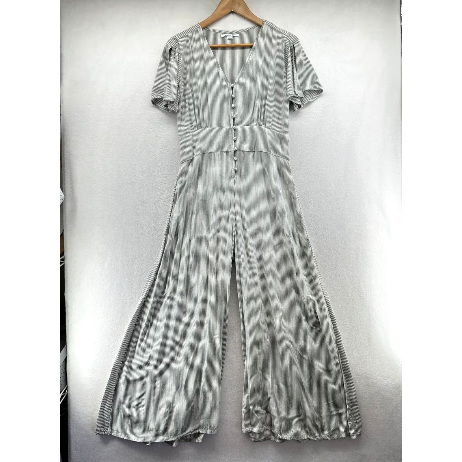 O'Neill O'Neill Jumpsuit Gray Striped V-Neck Women L One Piece Short Sleeve Button Wide-Leg Classic Pink? Size 36" / US 14 / IT 50 - 5 Thumbnail