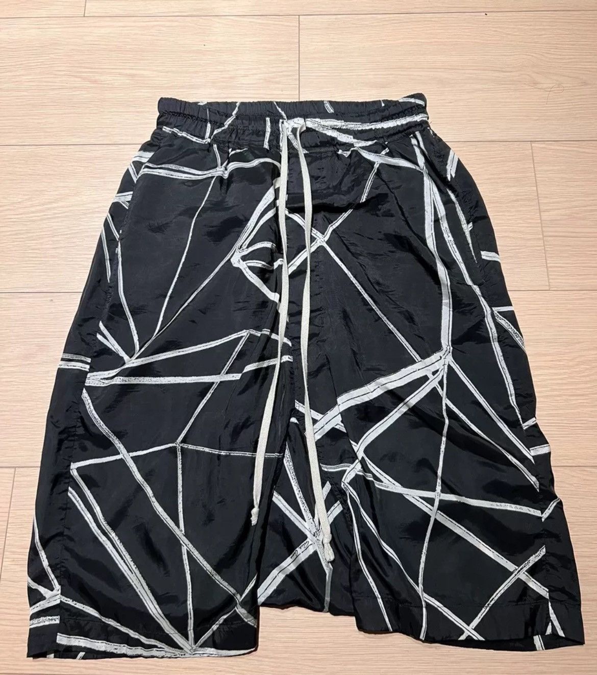 Rick Owens 22SS mainline black and white crotch shorts - DM