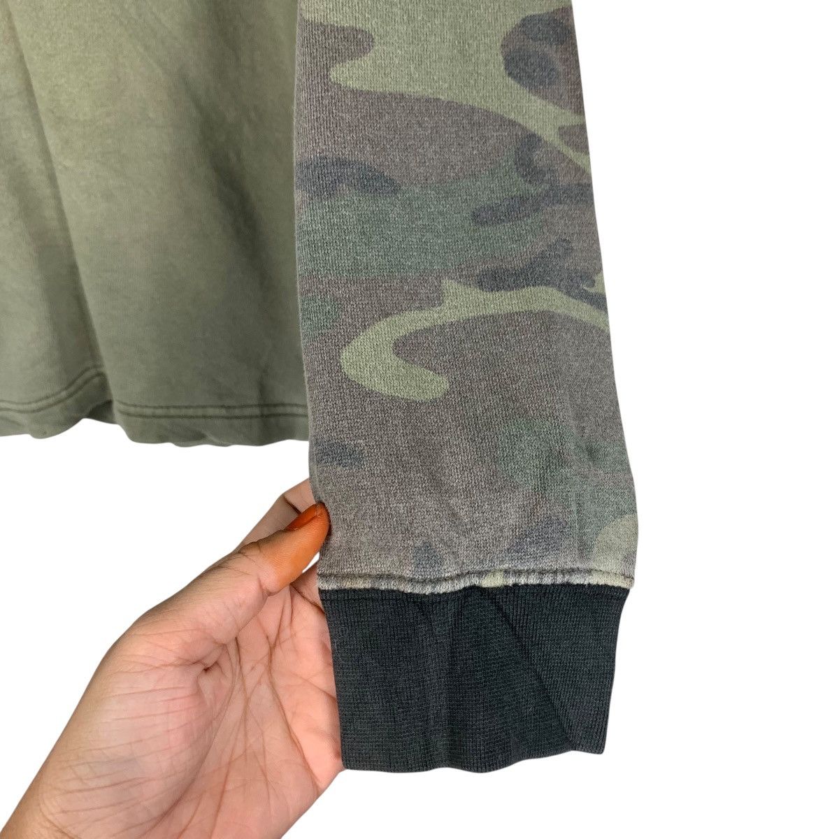 Japanese Brand BAD BOY LA Big Logo Camo Sleeve Sweater #3601-C165 Size US M / EU 48-50 / 2 - 10 Thumbnail