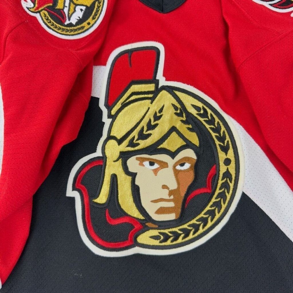 Ccm Vintage Ottawa Senators Boys Size L/XL CCM Hockey Jersey Size US L / EU 52-54 / 3 - 7 Thumbnail