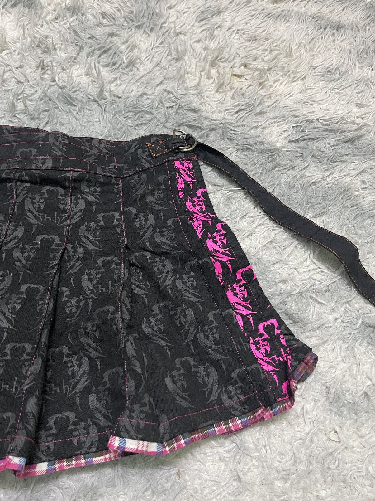 If Six Was Nine 2000s PUNK STYLE SKIRT FULL PRINT BRAND DOUBLE H Size 29" - 4 Thumbnail
